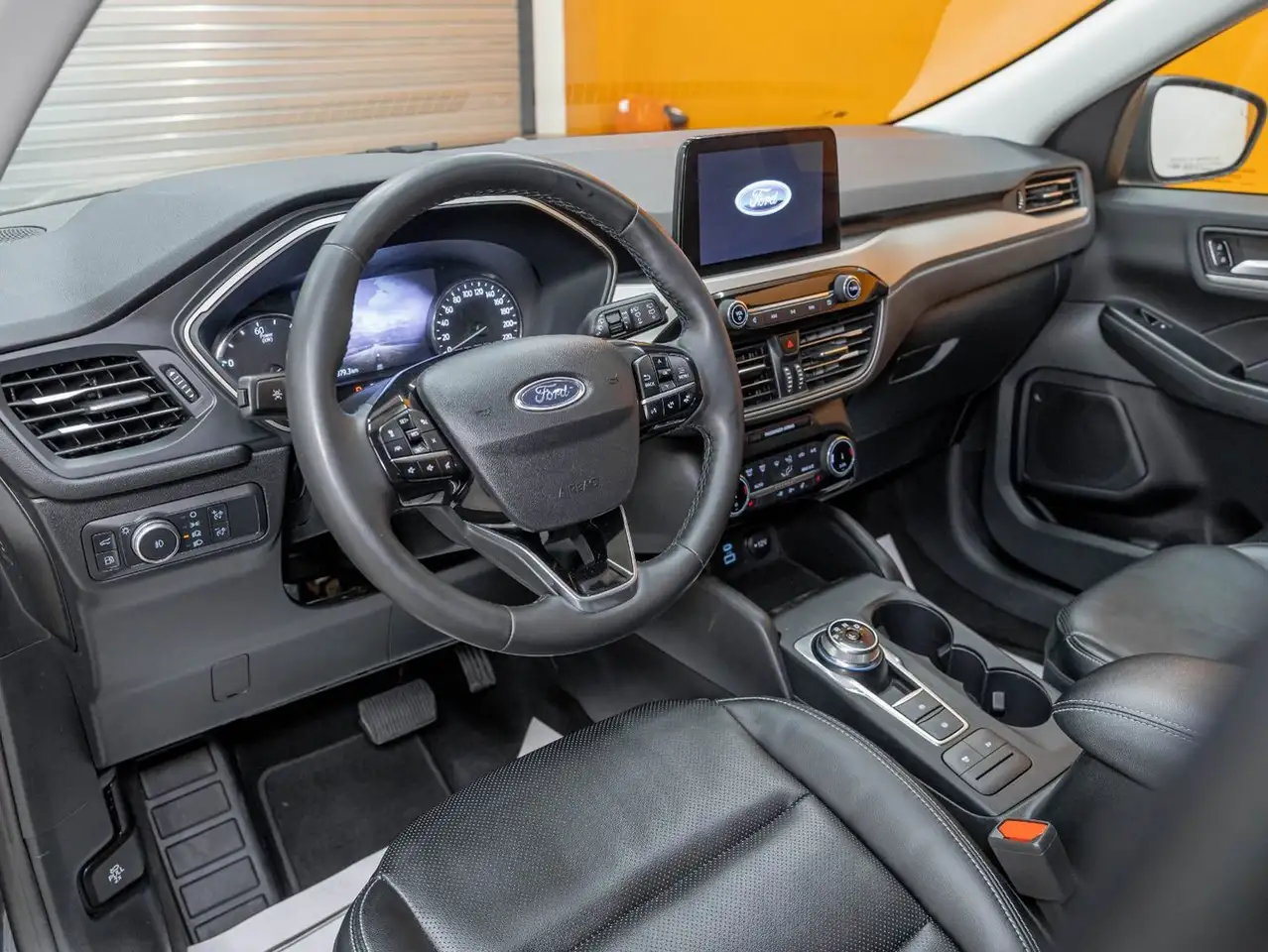 Ford Escape снимка Ford Escape