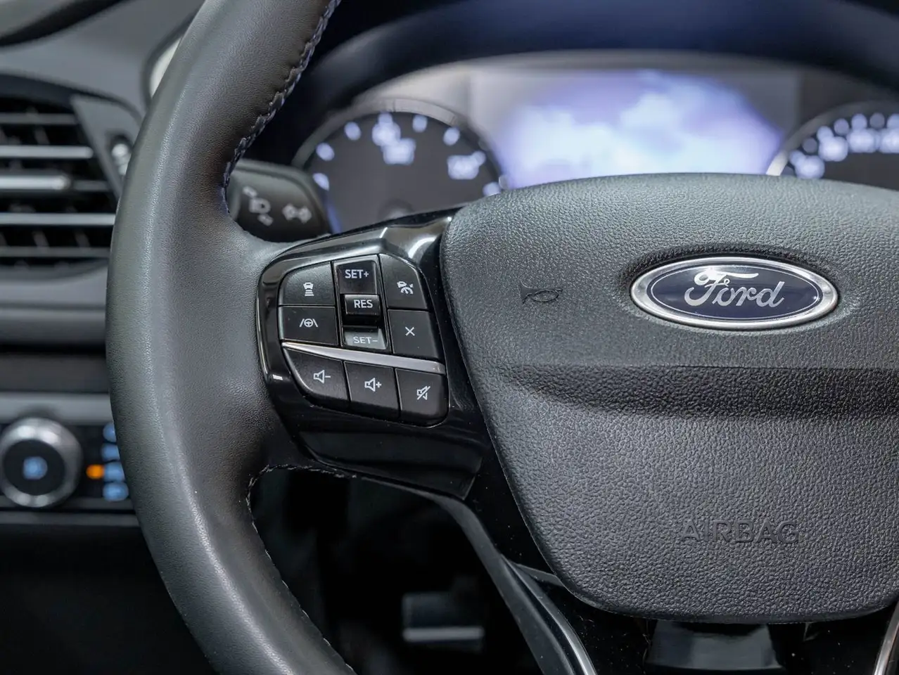 Ford Escape снимка Ford Escape