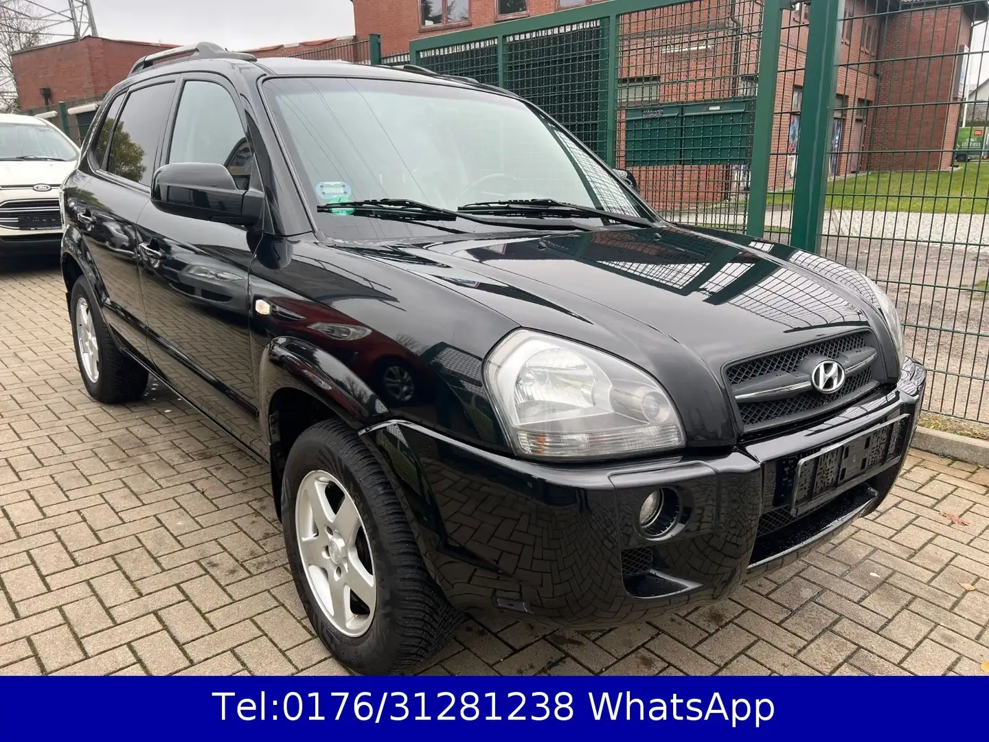 Hyundai TUCSON 2.0 GLS 2WD !! Tüv-Neu !! Klima Schwarz - 1