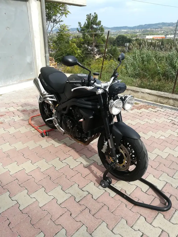 Triumph Speed Triple 1050