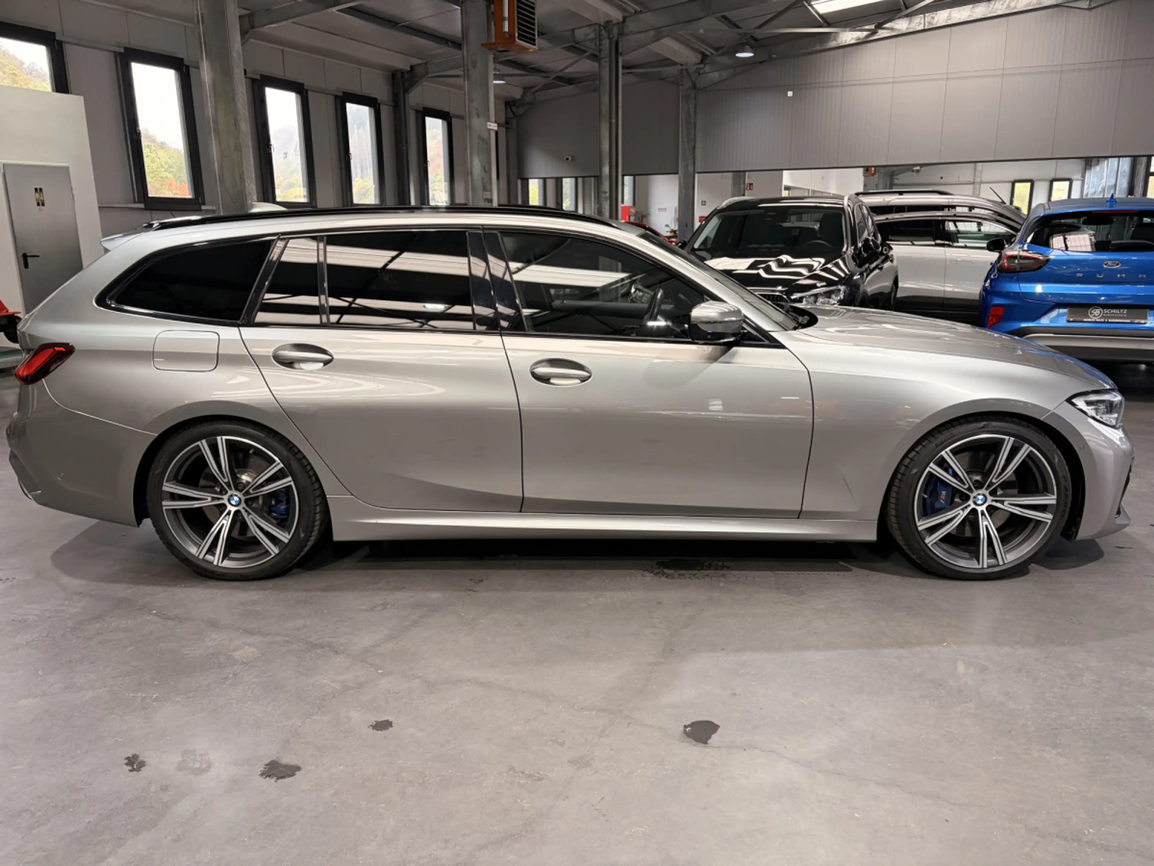 BMW 340 M340i i xDrive Touring — photo 2