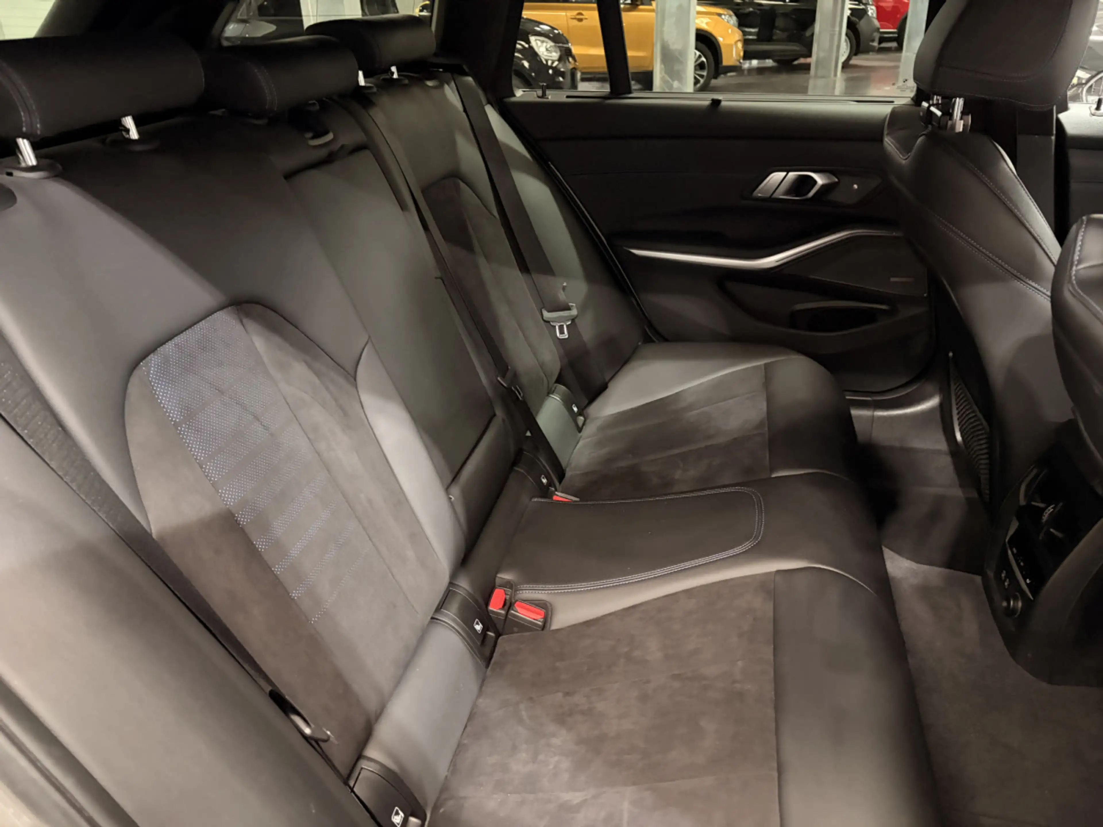 BMW 340 M340i i xDrive Touring — photo 14