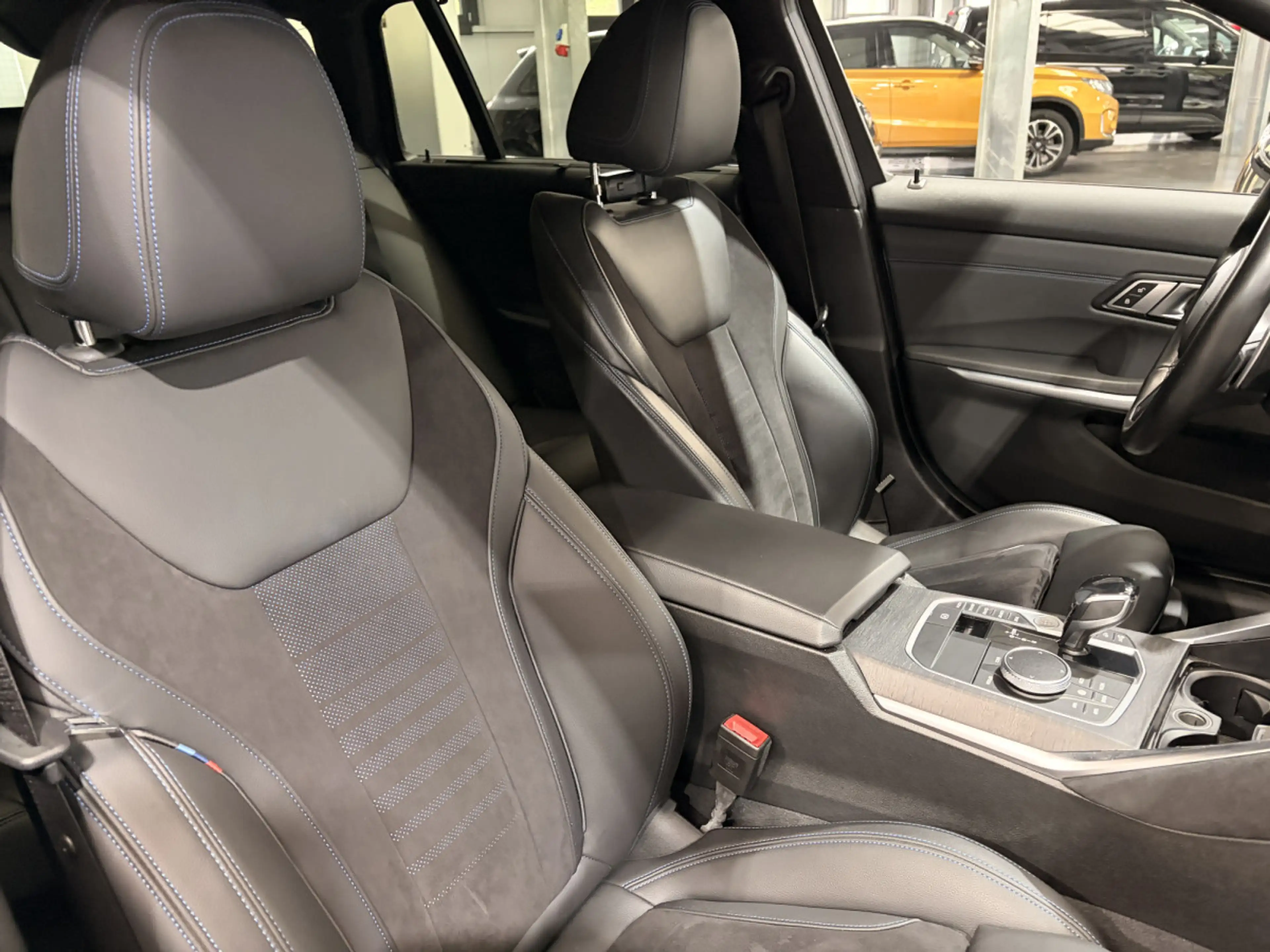 BMW 340 M340i i xDrive Touring — photo 13