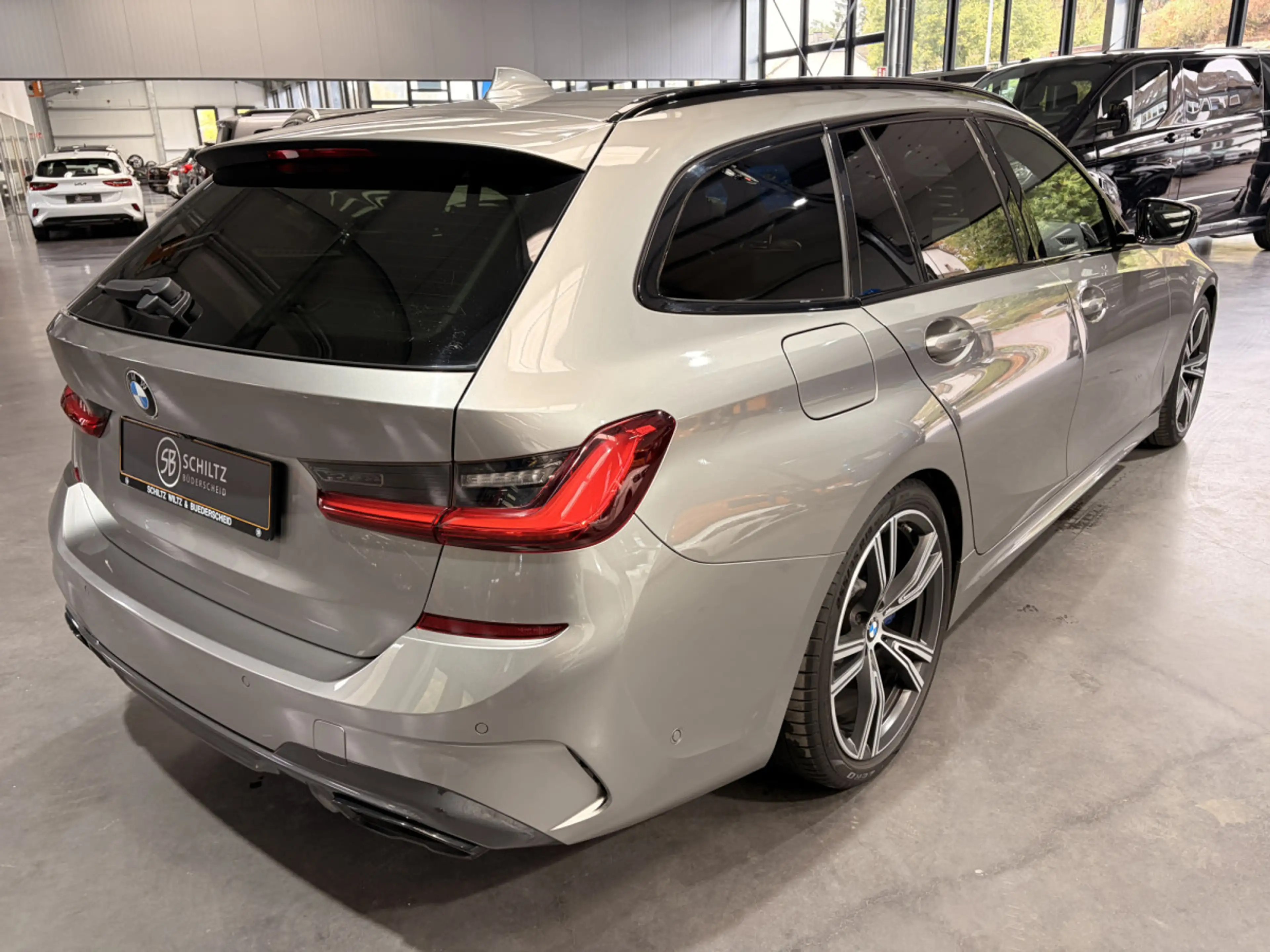 BMW 340 M340i i xDrive Touring — photo 3