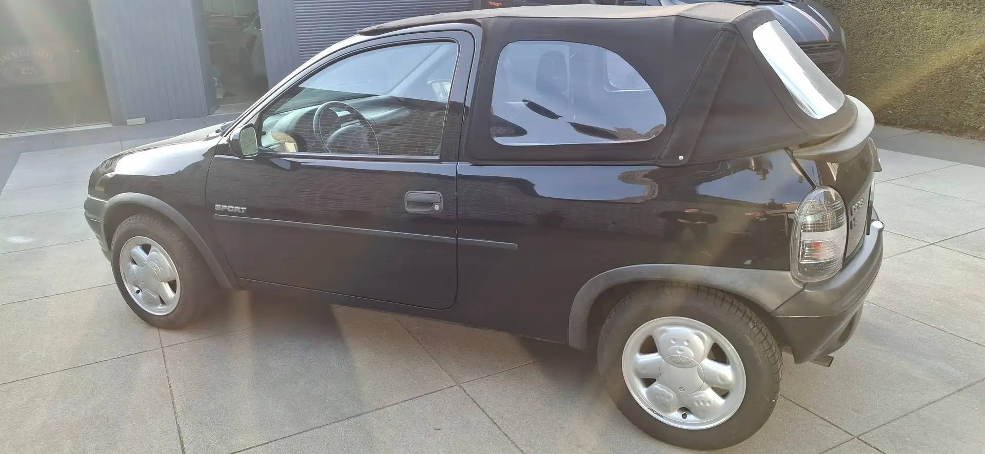 Oldtimer Opel Corsa b cabrio Schwarz - 1