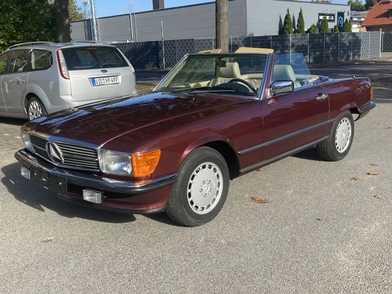 Mercedes-Benz SL 560