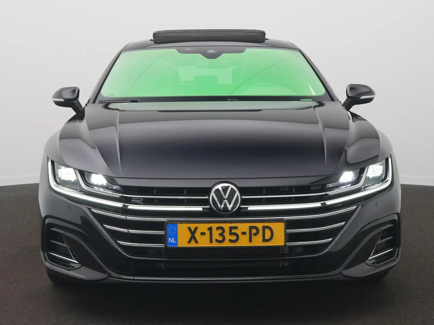 Volkswagen Arteon Shooting Brake R-Line Business 2.0 140 kW / 190 pk Zwart - 2