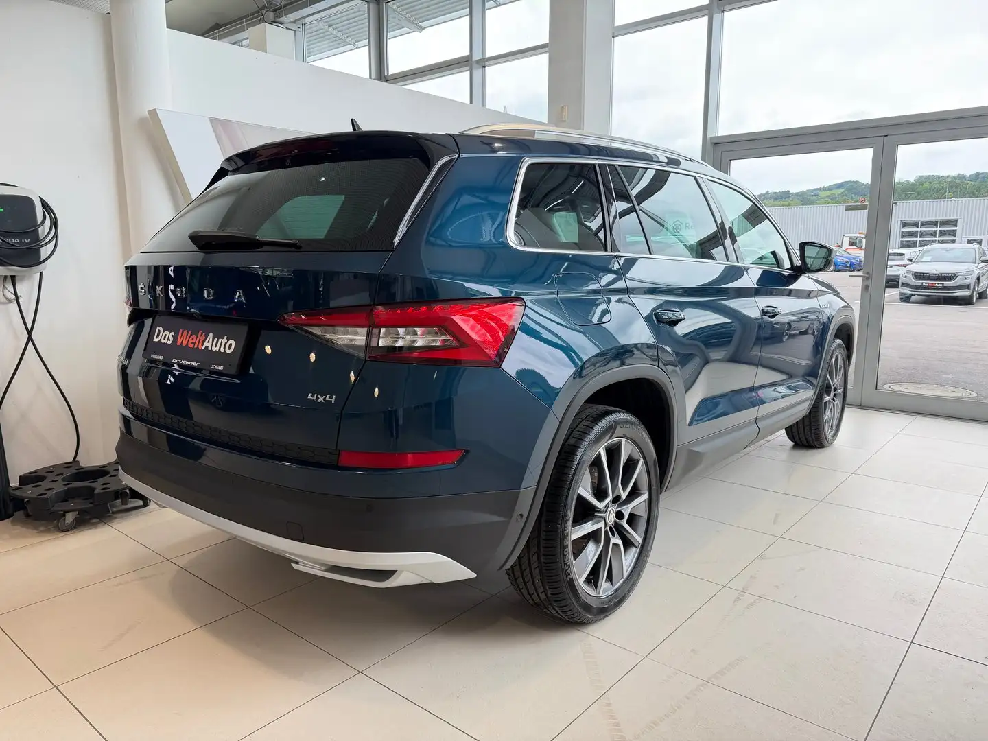 Skoda Kodiaq 4x4 SCOUT TDI DSG Blau - 2