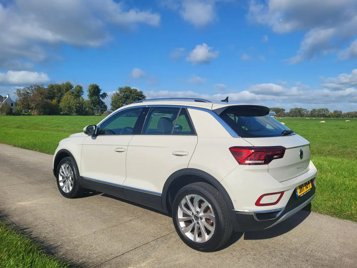 Volkswagen T-Roc 1.5 TSI 2024 10.424km DSG achteruitrijcamera elect Gris - 2