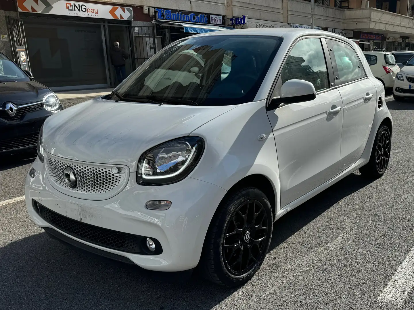 smart forFour PRIME 90 CV LED NAVI KAMERA PELLE PDC CERCHIO 16 Bianco - 2