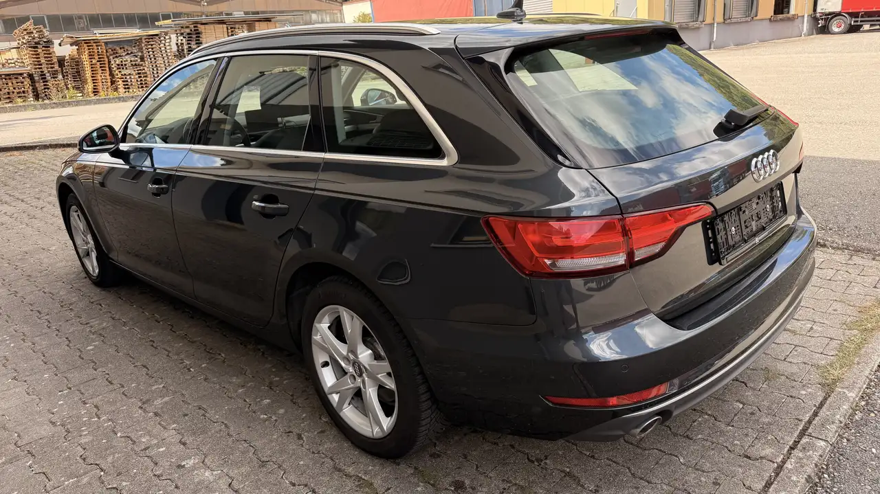 Audi A4 Sport NAVI LEDER DSG AHK TÜV u SERVICE NEU, foto 2