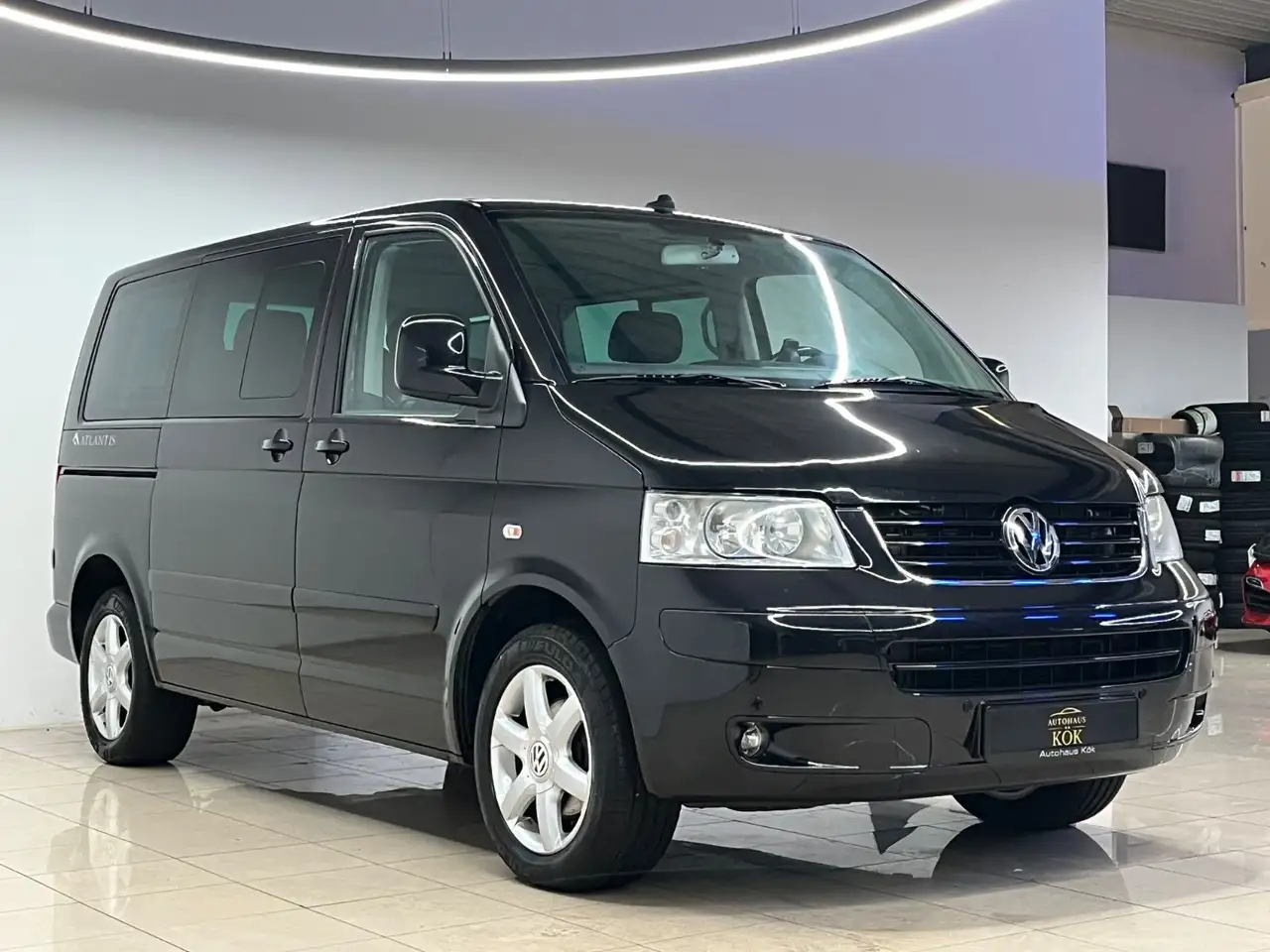 VOLKSWAGEN MULTIVAN ATLANTIS DSG - 6 PLACES - CUIR - RÉGULATEUR DE VITESSE - CLIMATISATION - JANTES ALLIAGE