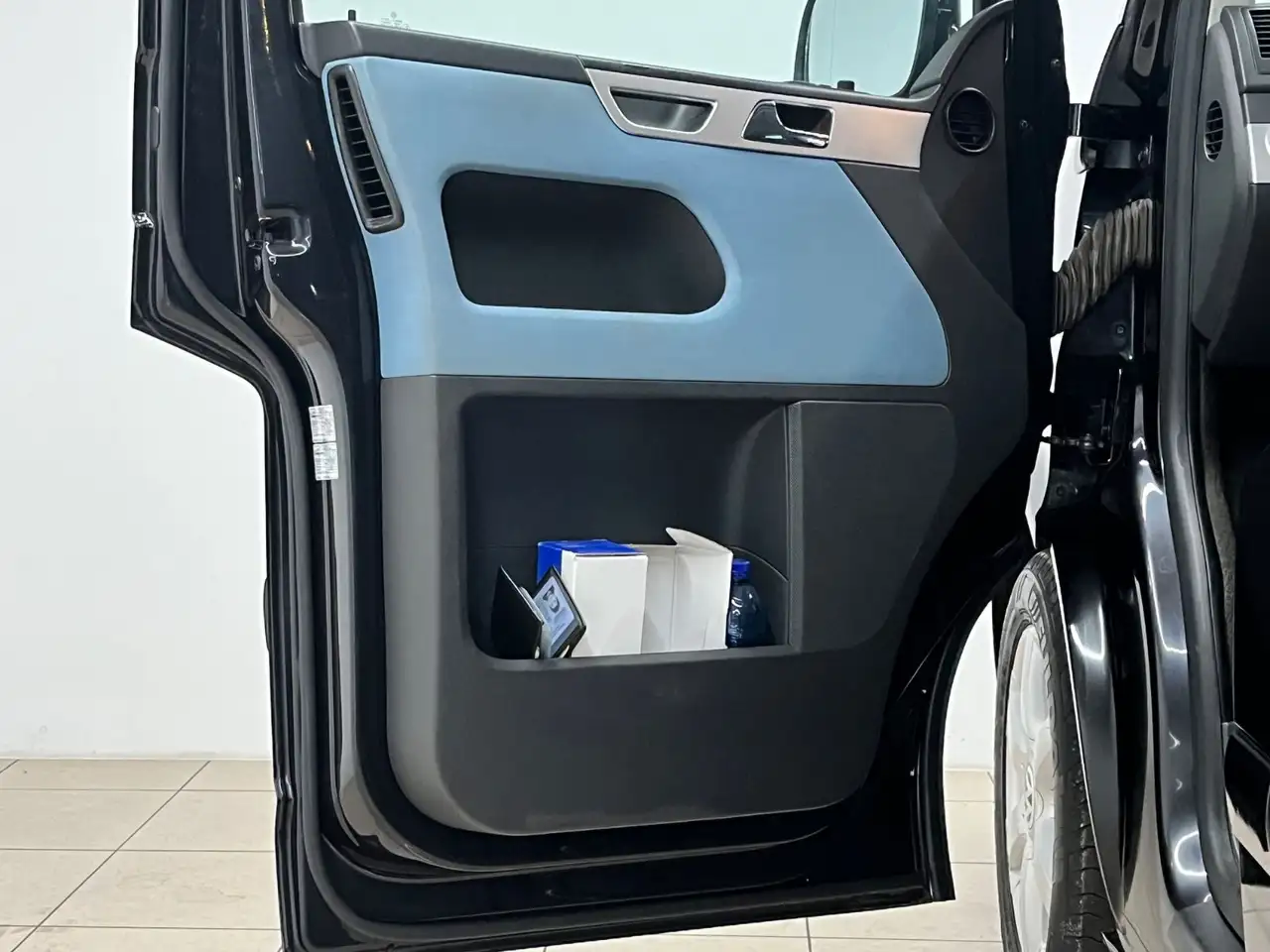 VOLKSWAGEN MULTIVAN ATLANTIS DSG - 6 PLACES - CUIR - RÉGULATEUR DE VITESSE - CLIMATISATION - JANTES ALLIAGE