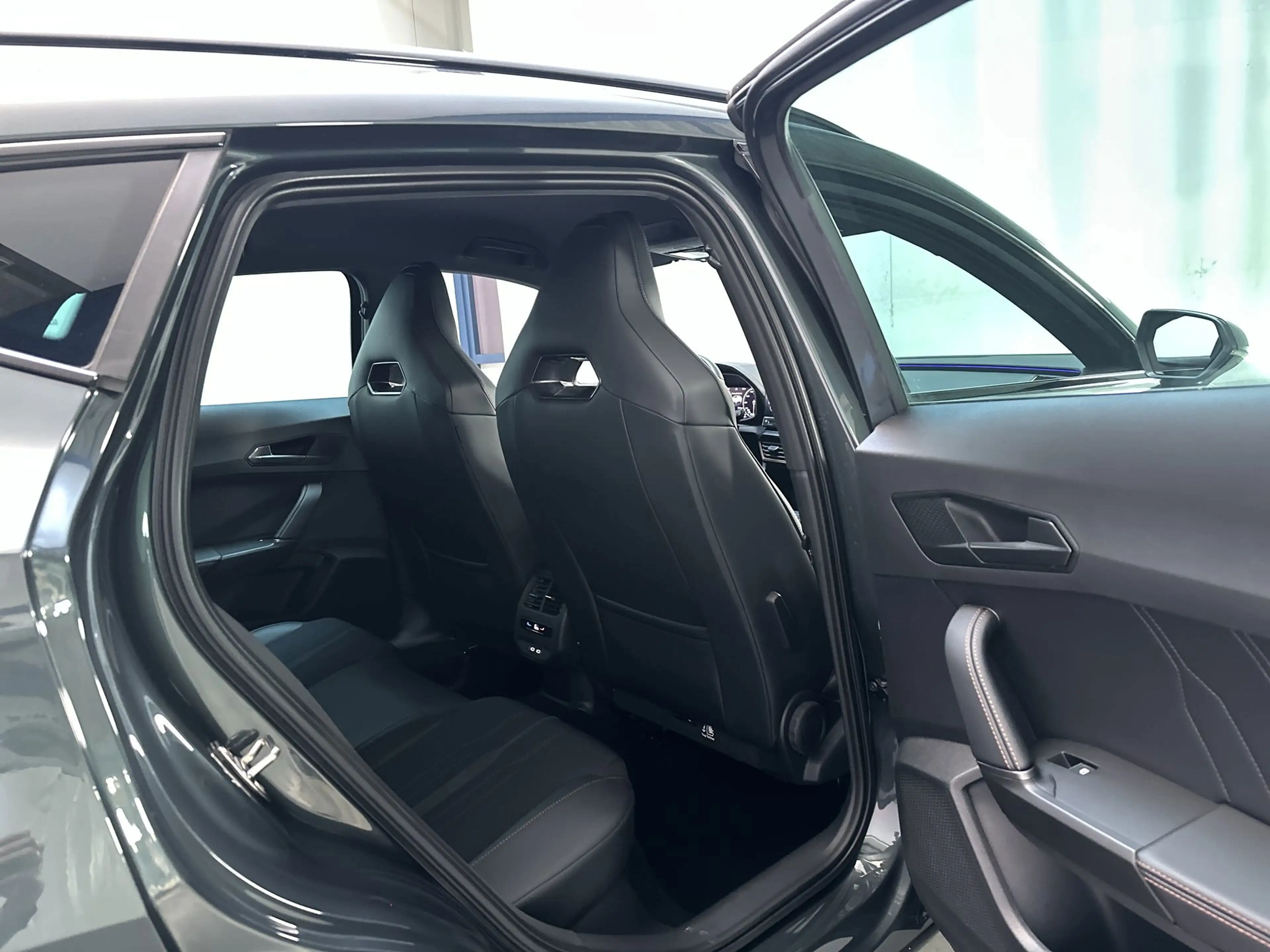 CUPRA Formentor 1.4 e-Hybrid VZ 245pk Performance Camera Trekhaak — photo 17