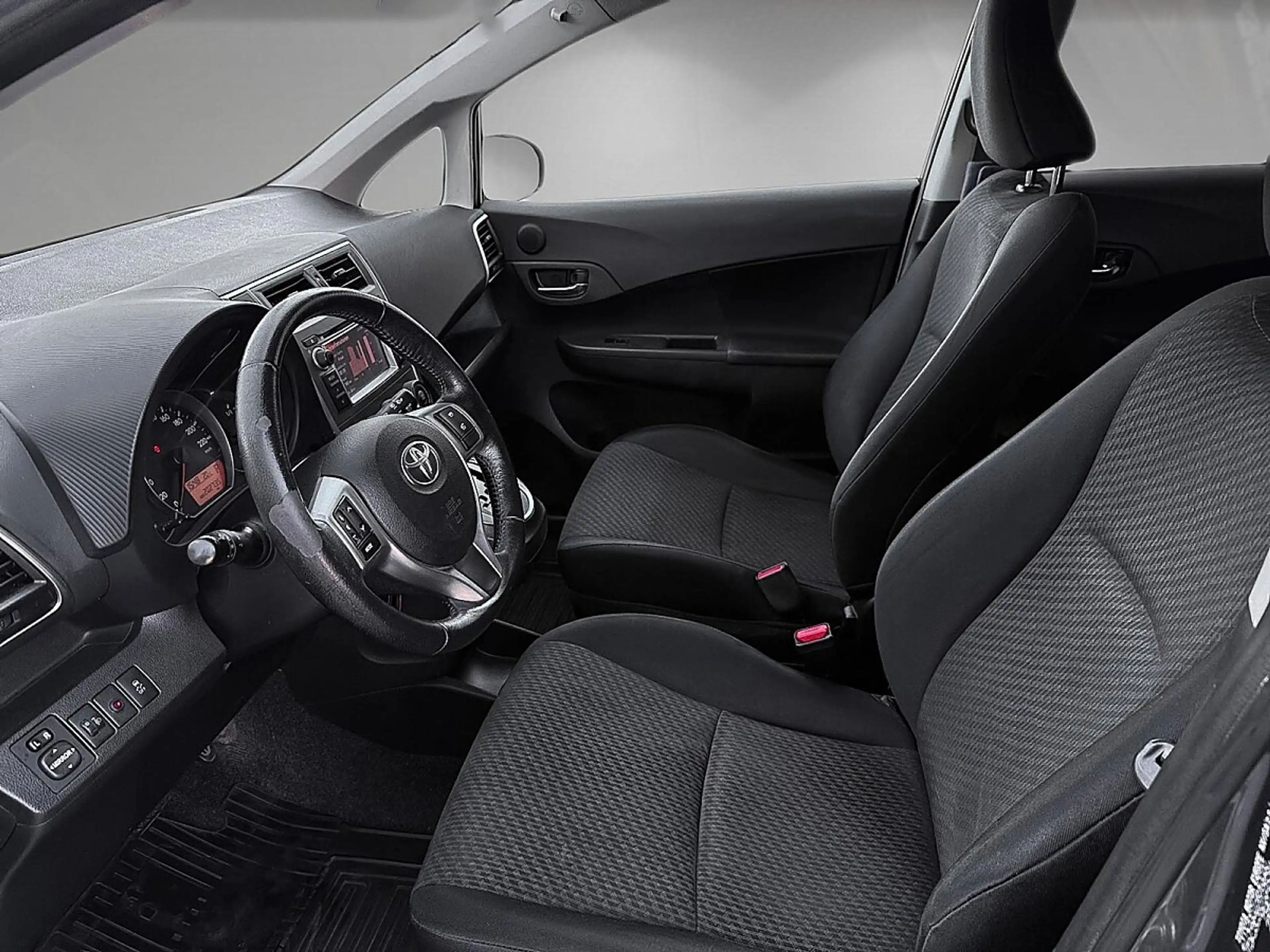 Toyota Verso-S Verso S 1,33 dVVT-i Active Aut. | PICKERL BIS 0... — photo 7
