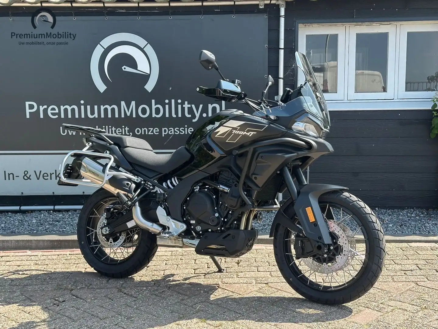 CFMOTO 700 MT ADVENTURE Schwarz - 1