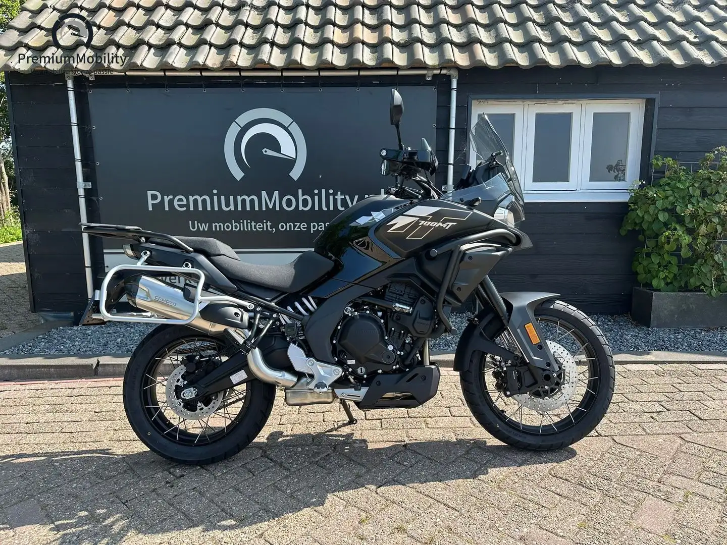 CFMOTO 700 MT ADVENTURE Schwarz - 2