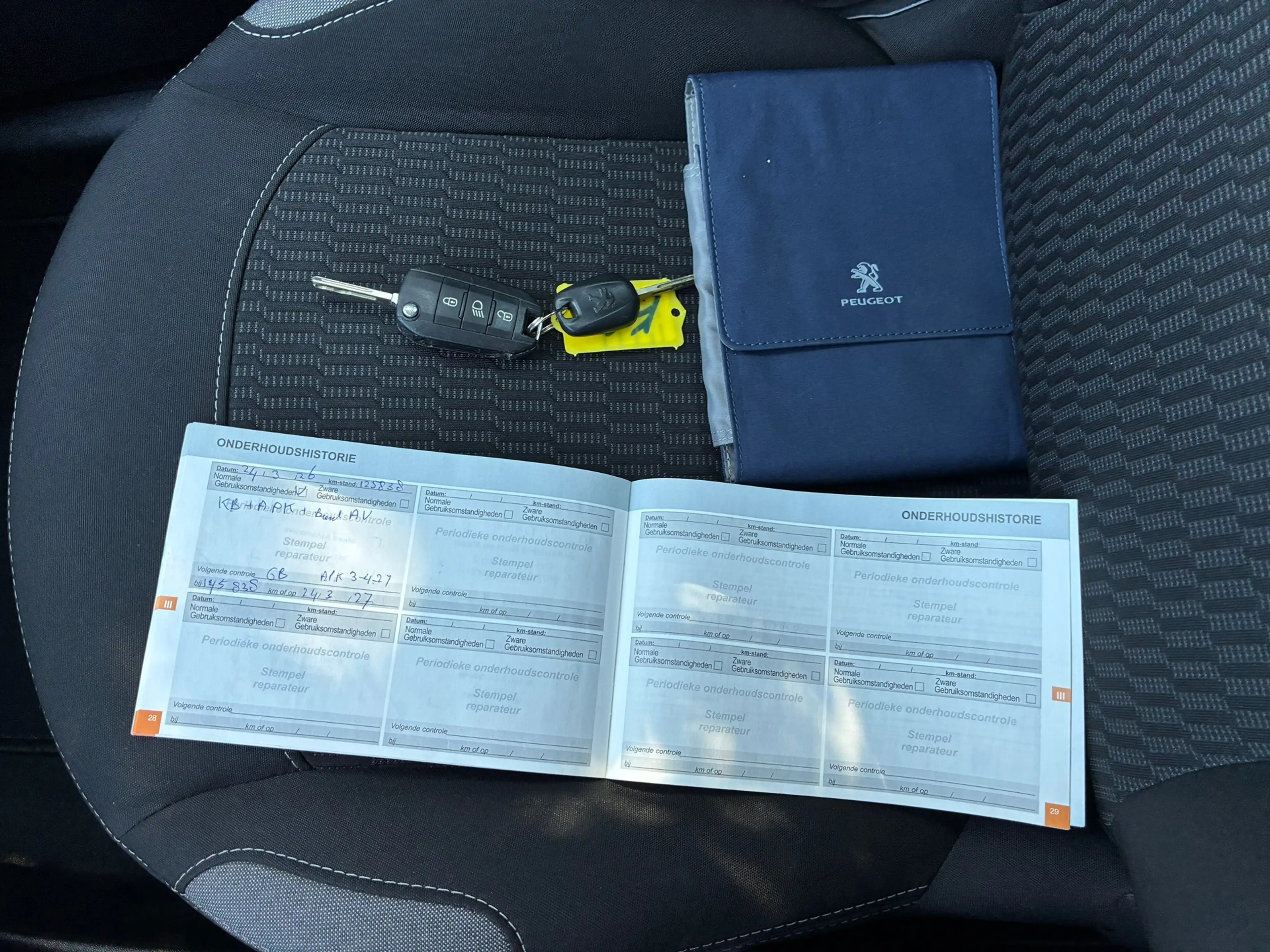 Peugeot 208 1.2 PureTech Blue Lion | Airco + Navi nu €5.975,-! — photo 22