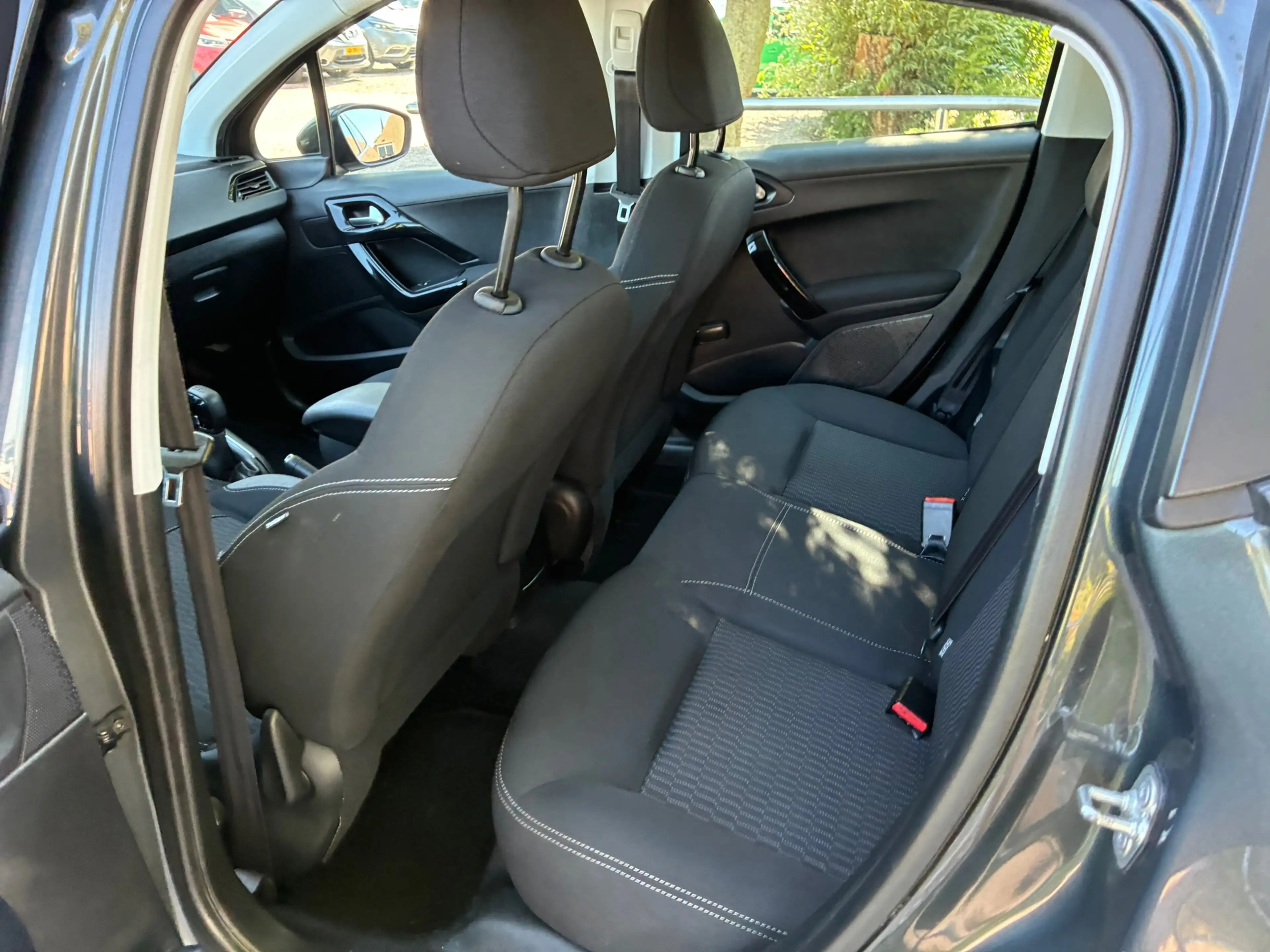 Peugeot 208 1.2 PureTech Blue Lion | Airco + Navi nu €5.975,-! — photo 11