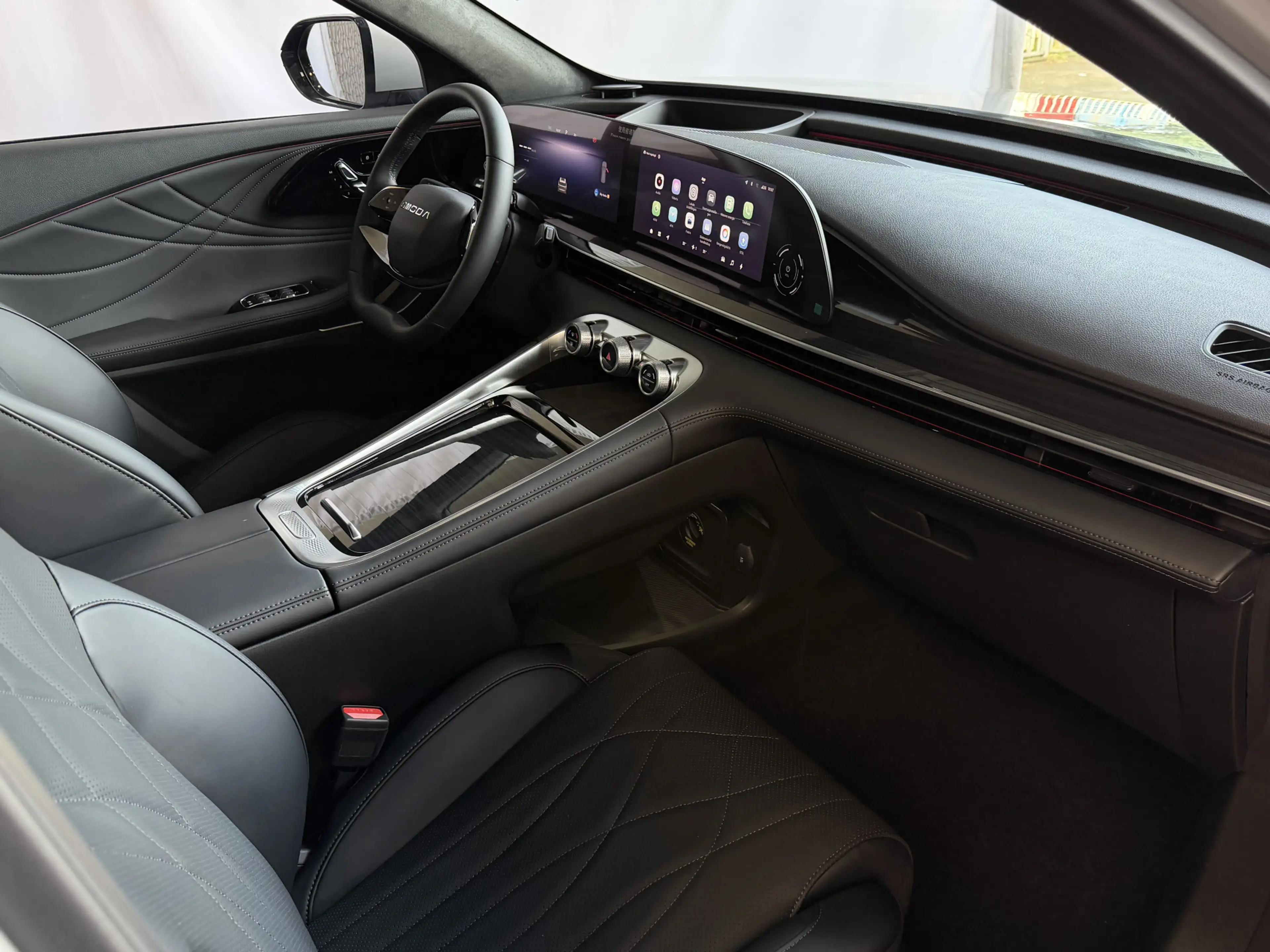 Omoda 9 OMODA 9 PREMIUM TECH GRAY AWD 145 KM ELEC MET BENZ — photo 45