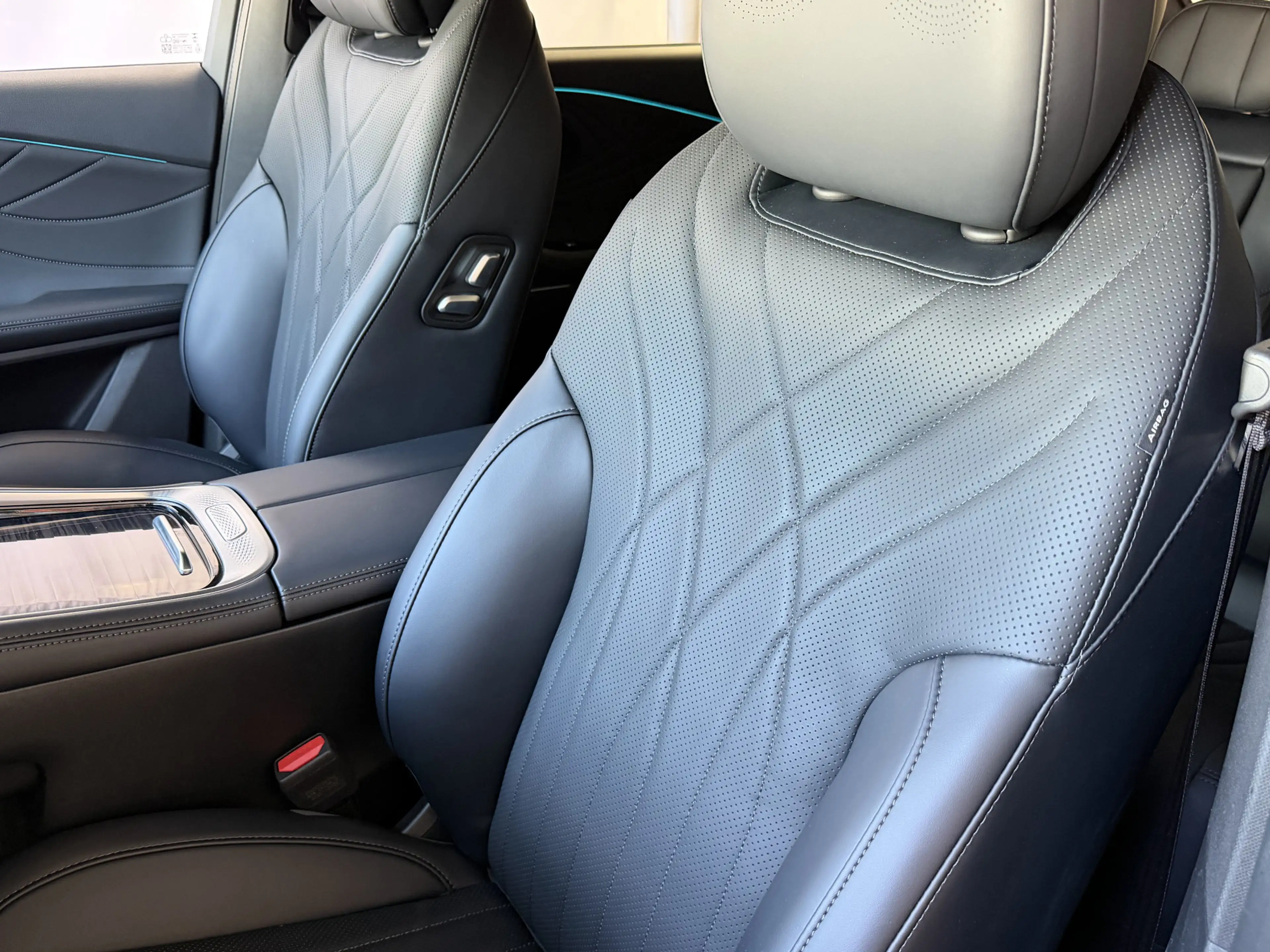 Omoda 9 OMODA 9 PREMIUM TECH GRAY AWD 145 KM ELEC MET BENZ — photo 17