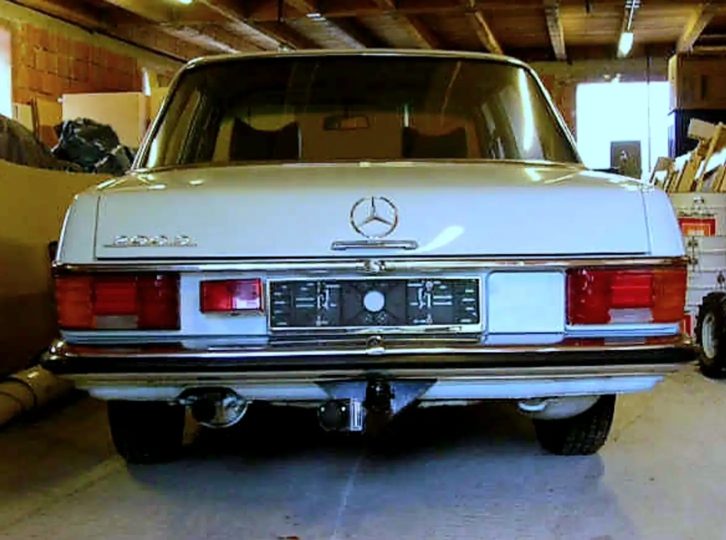Mercedes-Benz 200 200 D/8 Blau - 2