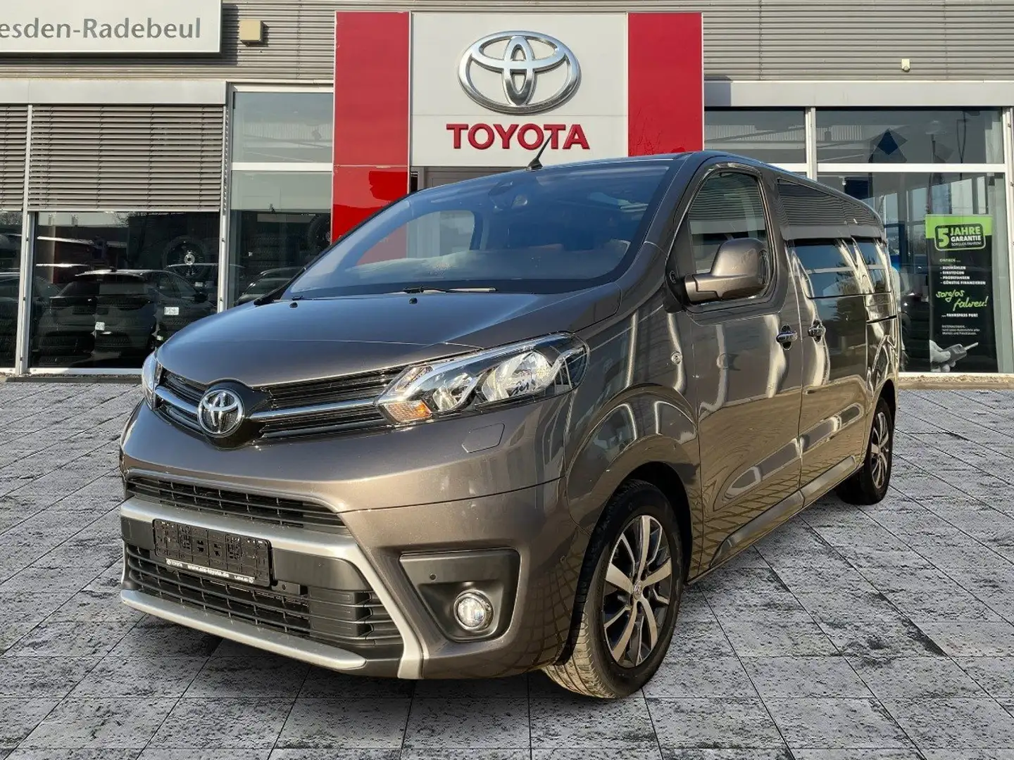 Toyota Proace Verso 2.0 D-4D L1 Team D Pano*Navi*ACC*KAM Gris - 2