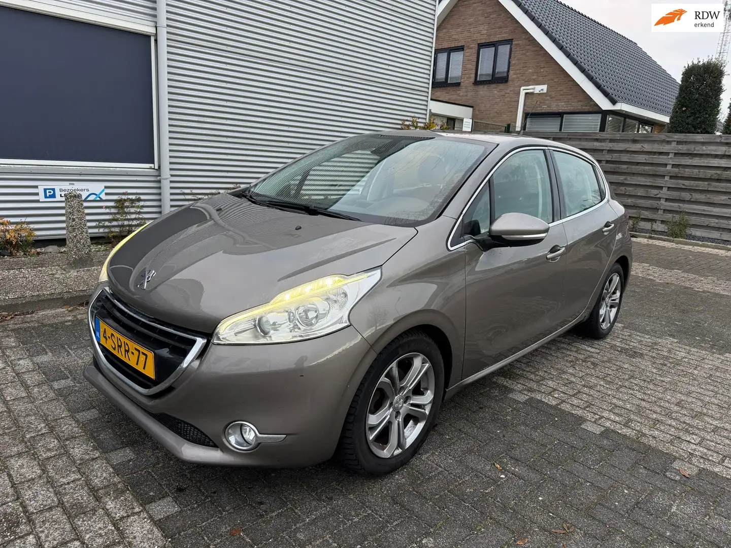 Peugeot 208 1.6 VTi Allure Clima Bj:2013 NAP! Grau - 1