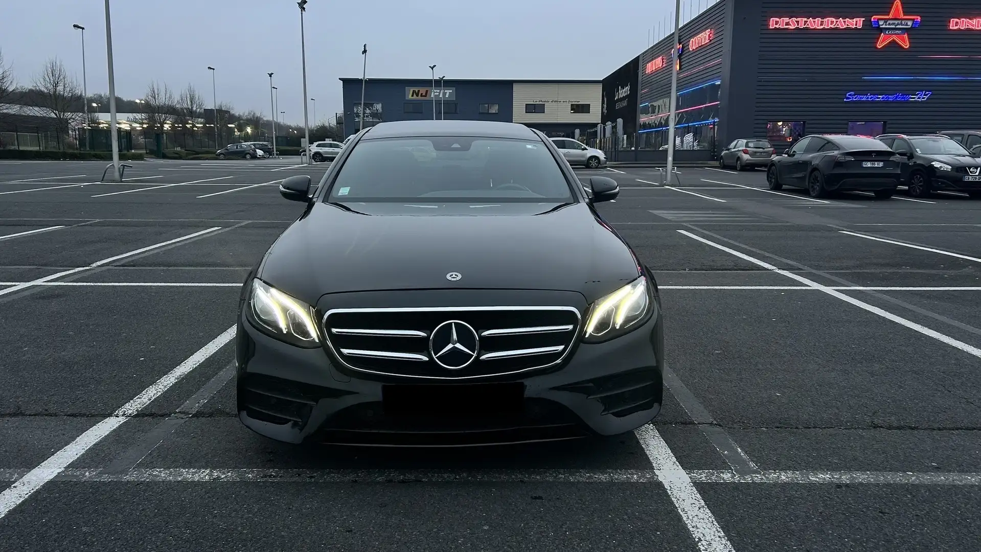 Mercedes-Benz E 220 Classe d 9G-Tronic AMG Line - 2