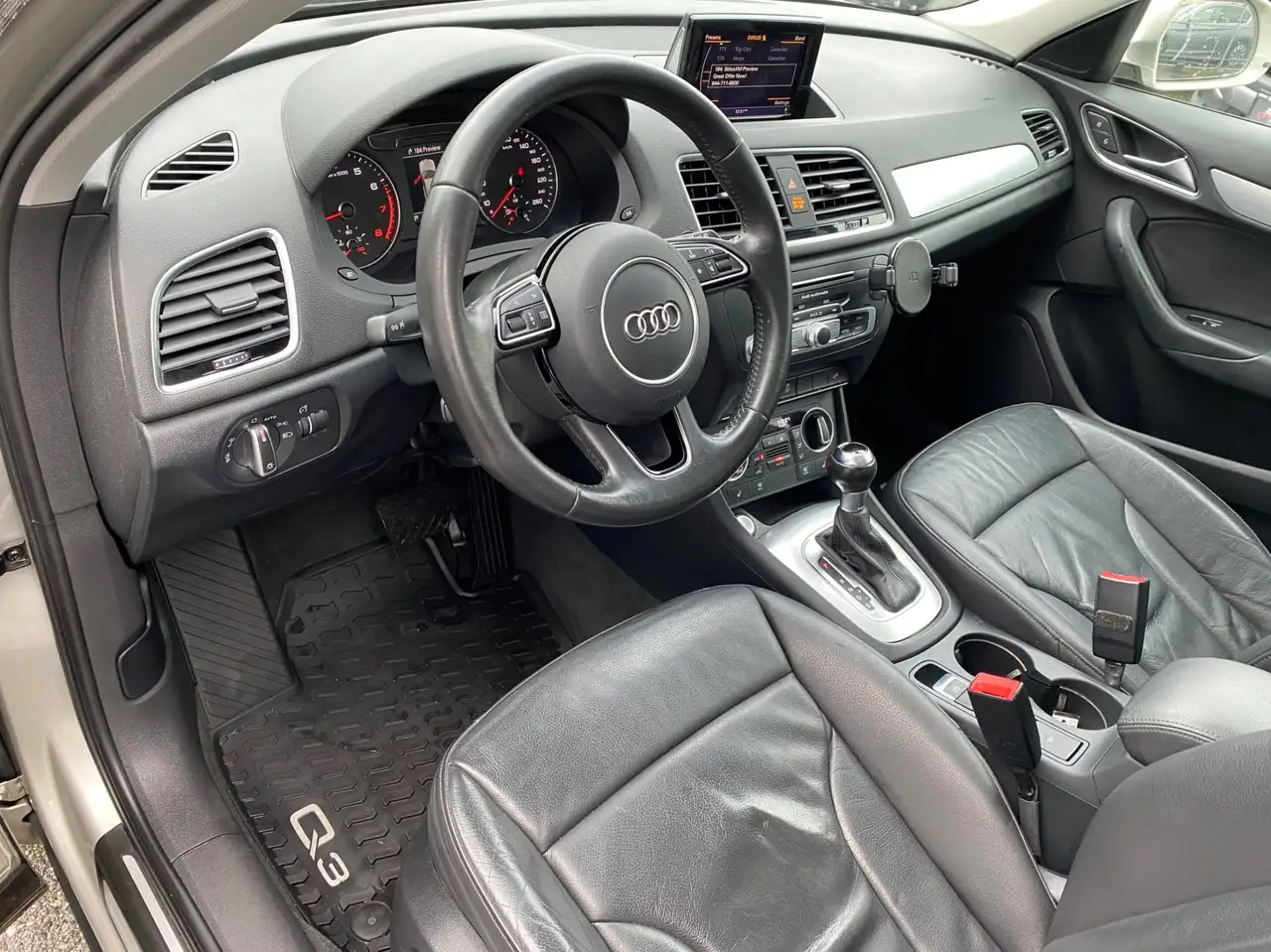 Audi Q3 снимка Audi Q3