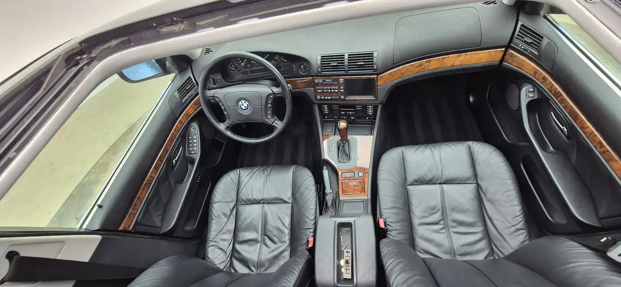 BMW 540i, foto 9