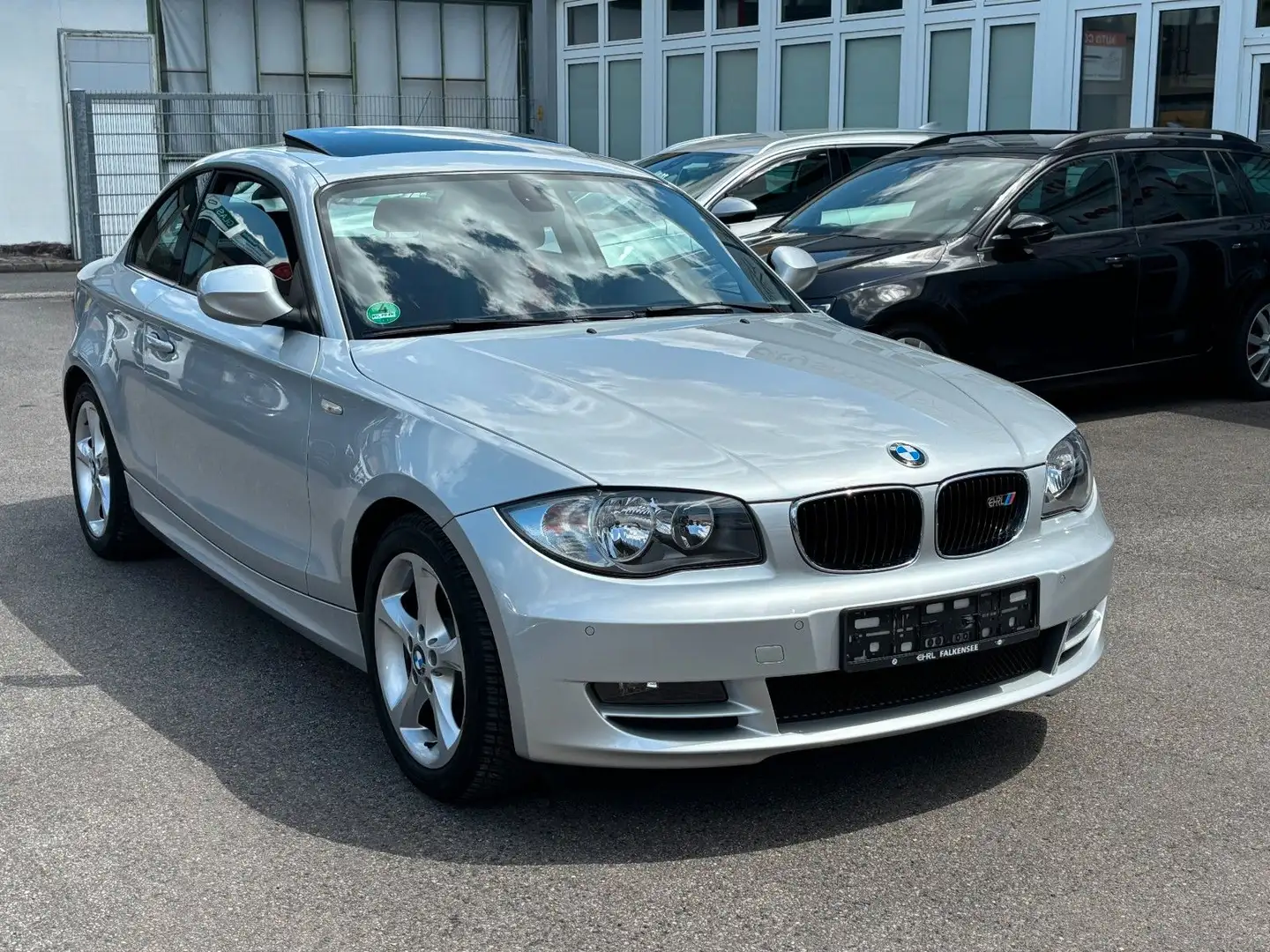 BMW 120 i Coupé Aut. Sportsitze-Pdc-Schiebedach Silber - 1