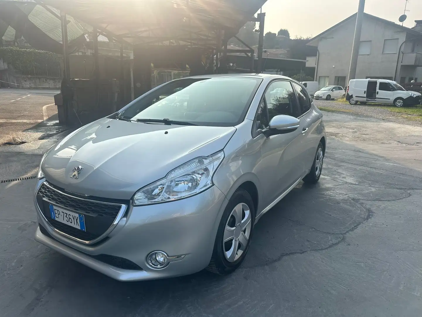 Peugeot 208 3p 1.0 puretech (vti) 12v Active Silber - 1