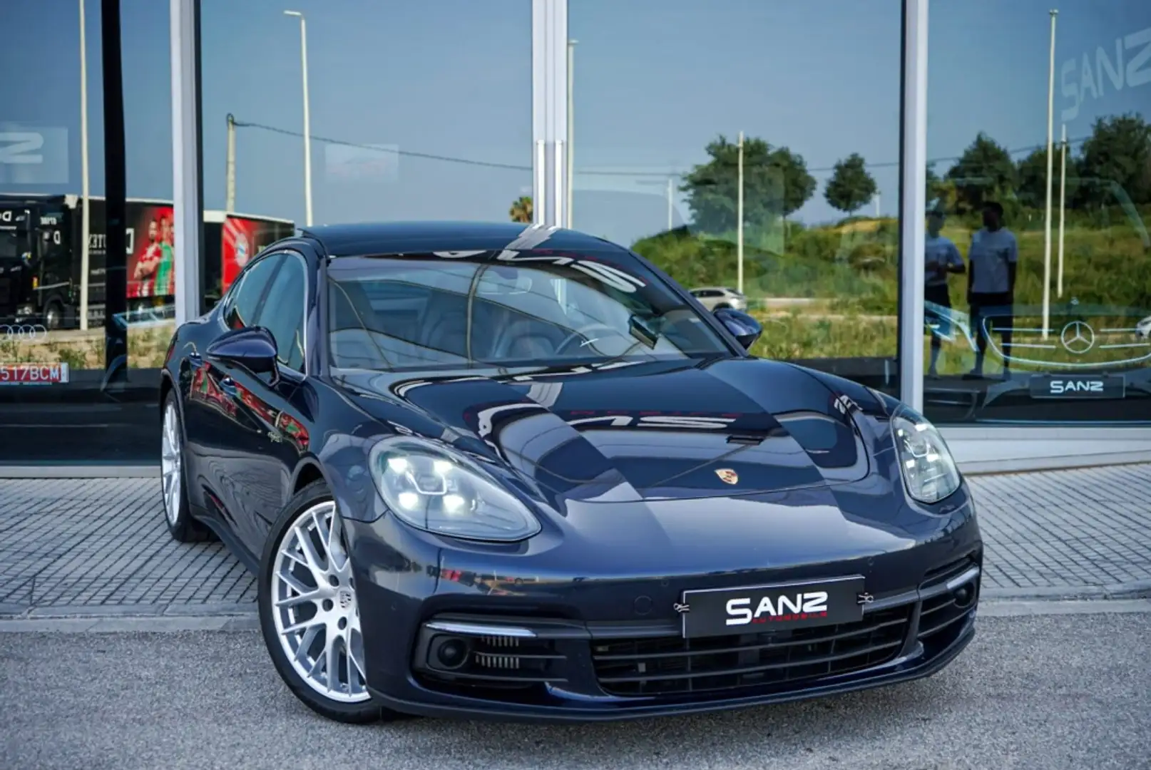 Porsche Panamera 4 e-Hybrid Azul - 2