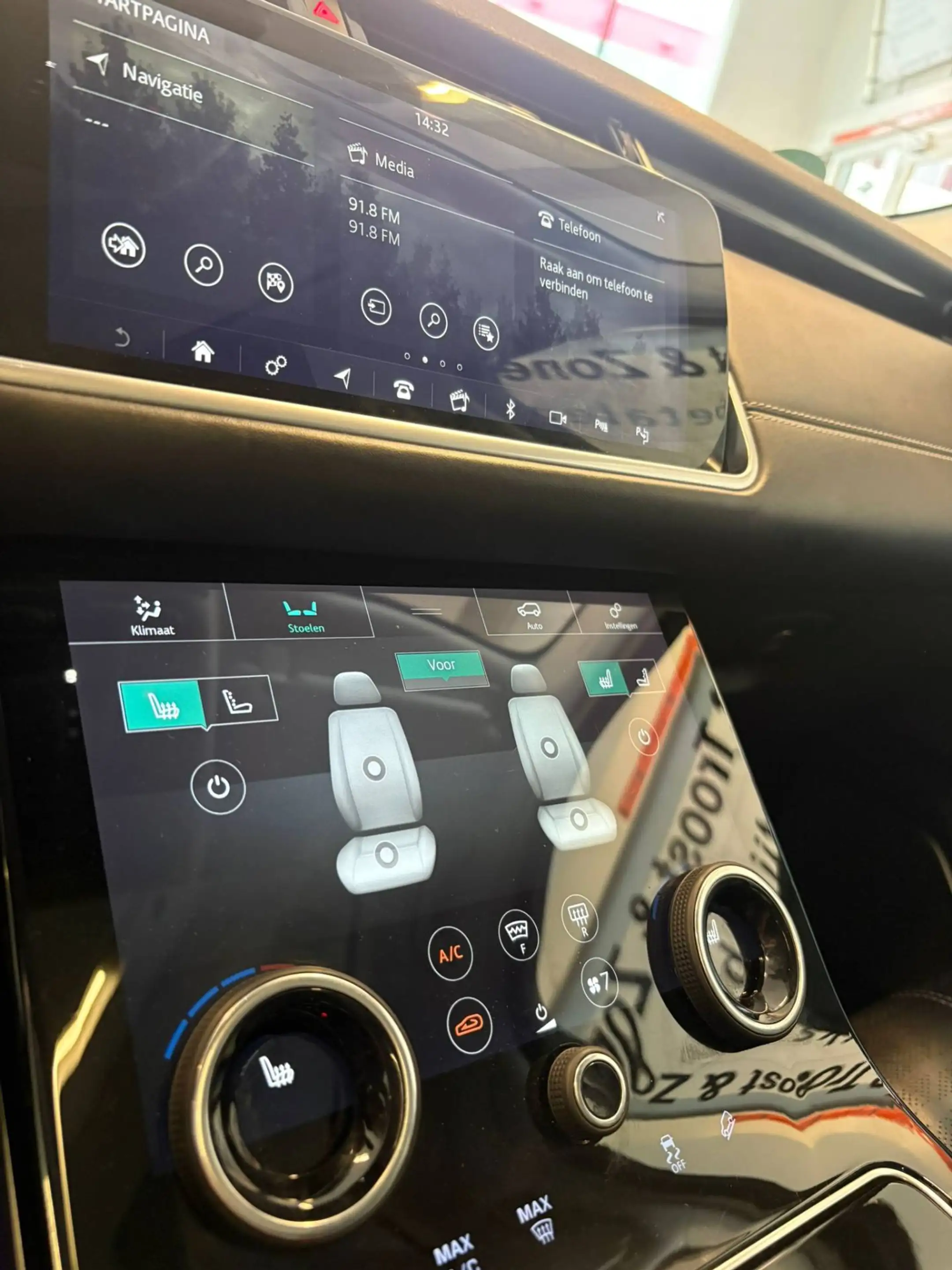Land Rover Range Rover Velar 2.0 P300 Turbo AWD R-Dynamic HSE | Panoramadak | L — photo 19
