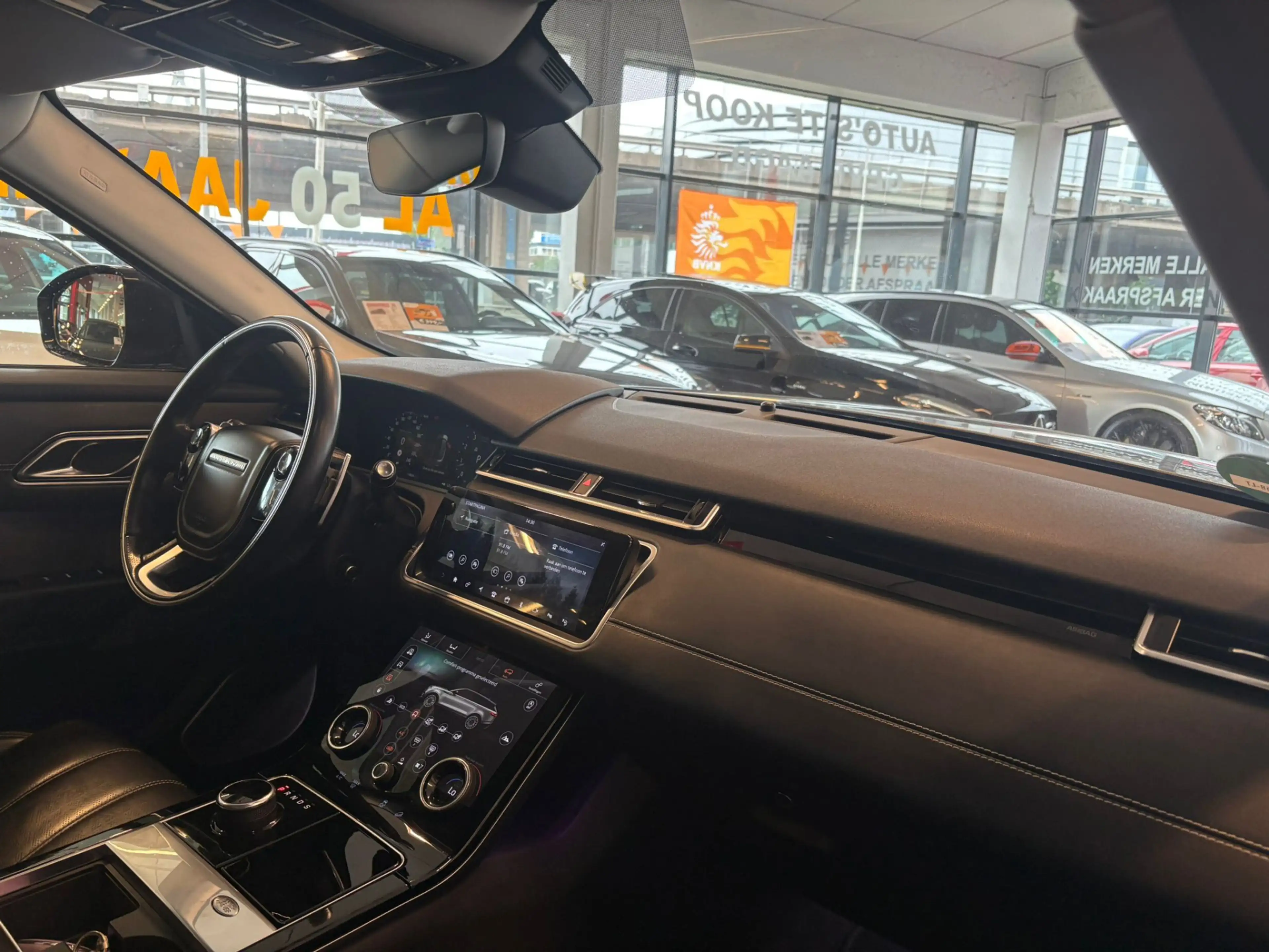 Land Rover Range Rover Velar 2.0 P300 Turbo AWD R-Dynamic HSE | Panoramadak | L — photo 2