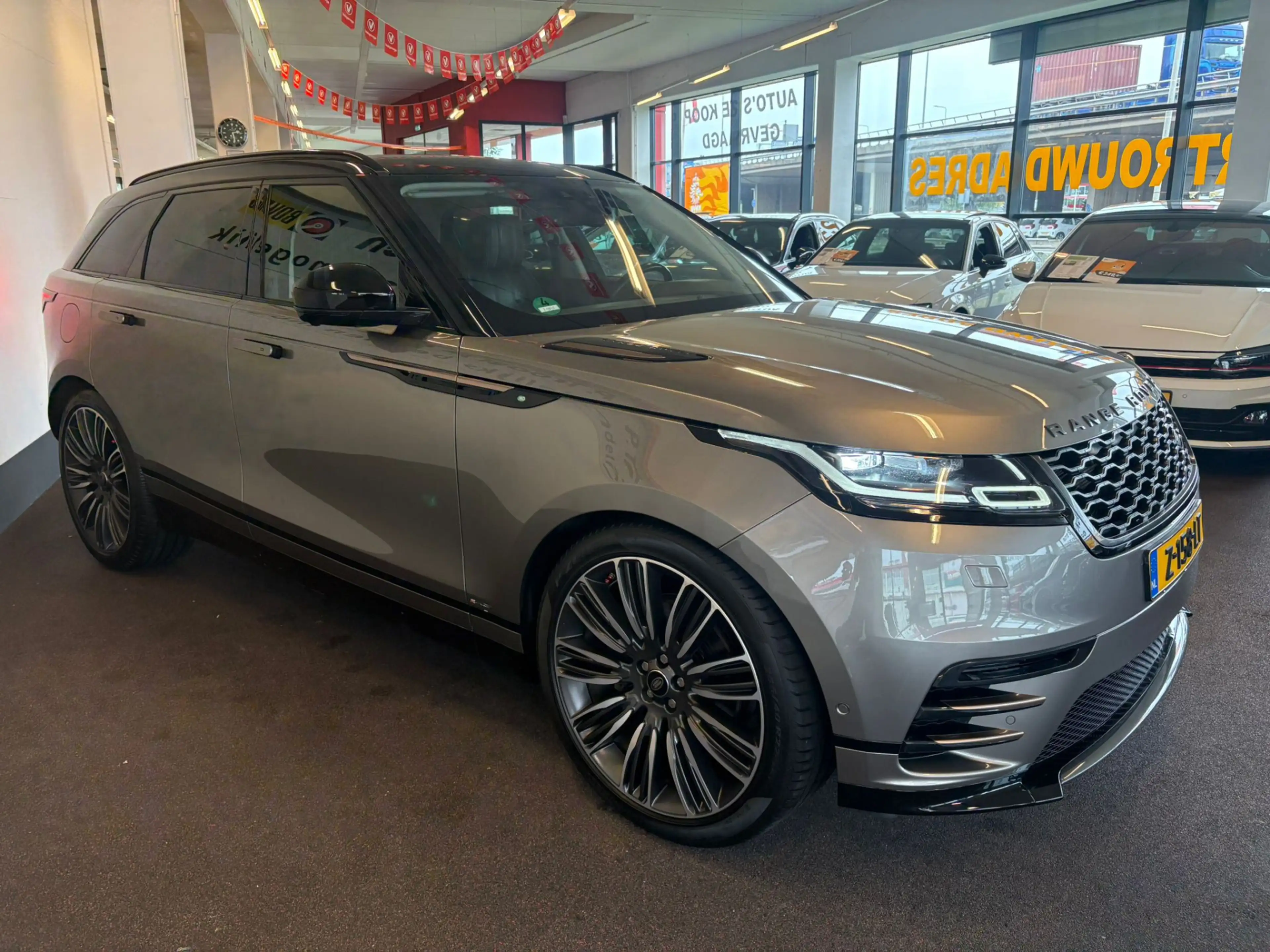 Land Rover Range Rover Velar 2.0 P300 Turbo AWD R-Dynamic HSE | Panoramadak | L — photo 8