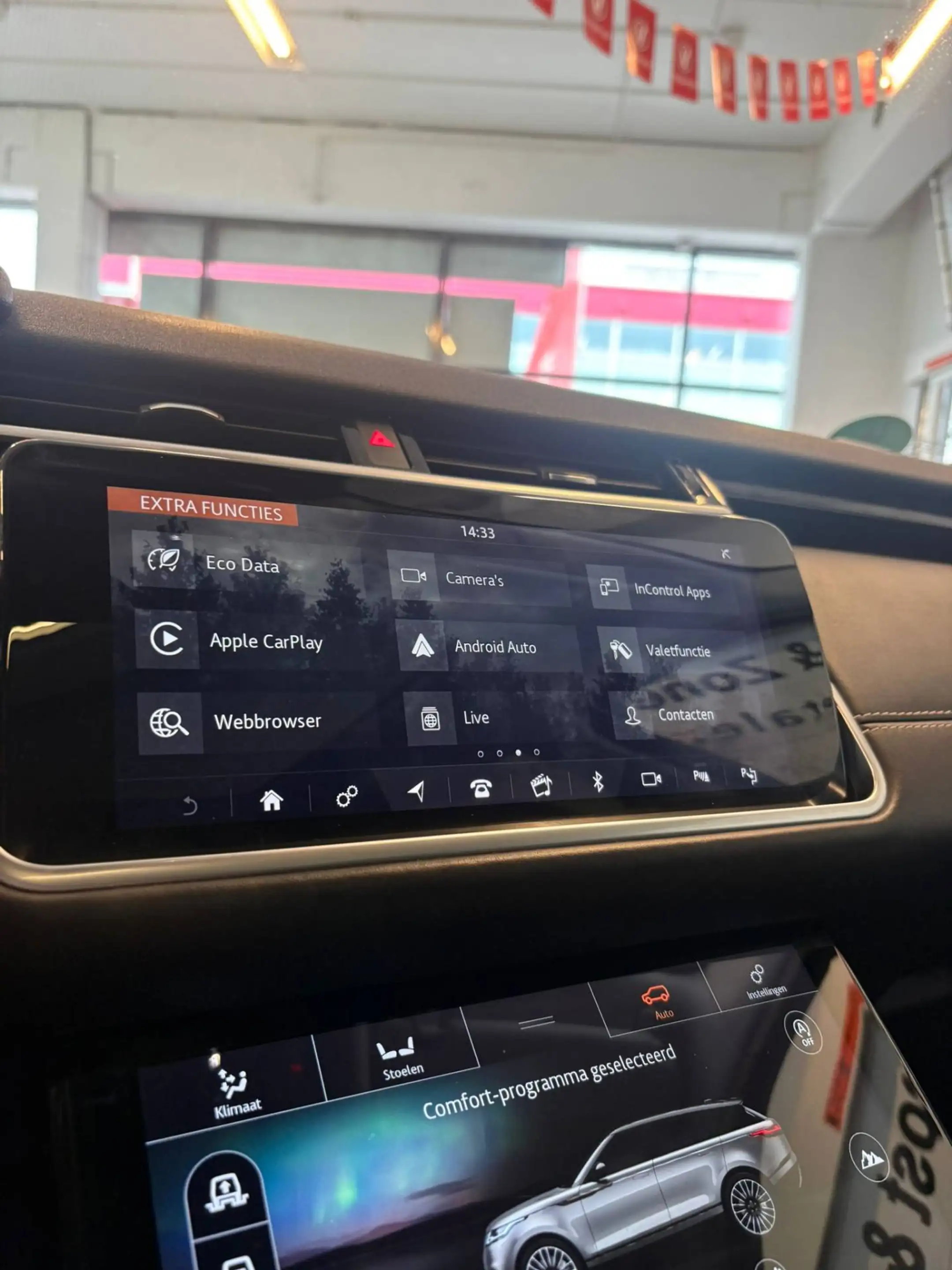 Land Rover Range Rover Velar 2.0 P300 Turbo AWD R-Dynamic HSE | Panoramadak | L — photo 14