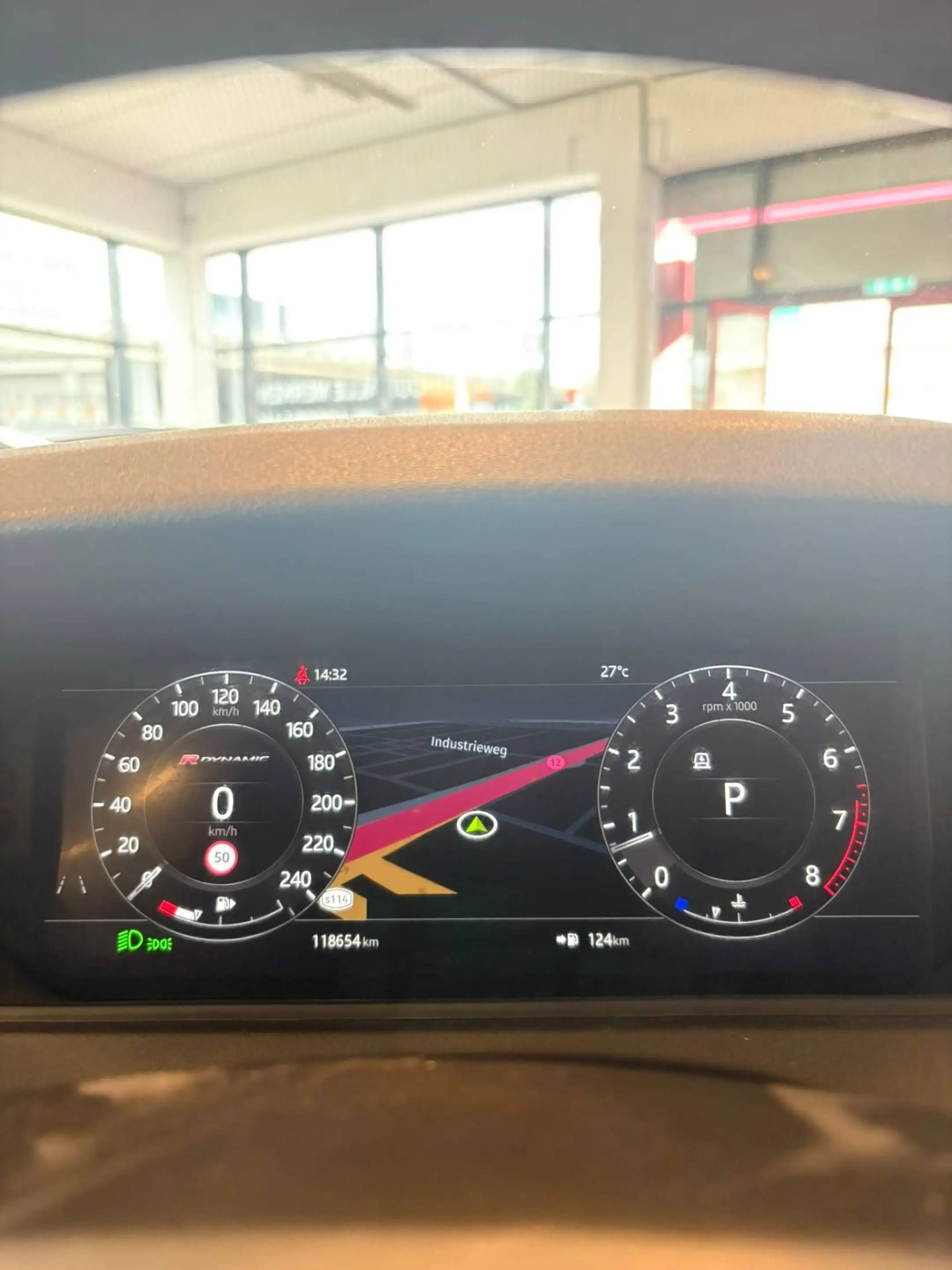 Land Rover Range Rover Velar 2.0 P300 Turbo AWD R-Dynamic HSE | Panoramadak | L — photo 10