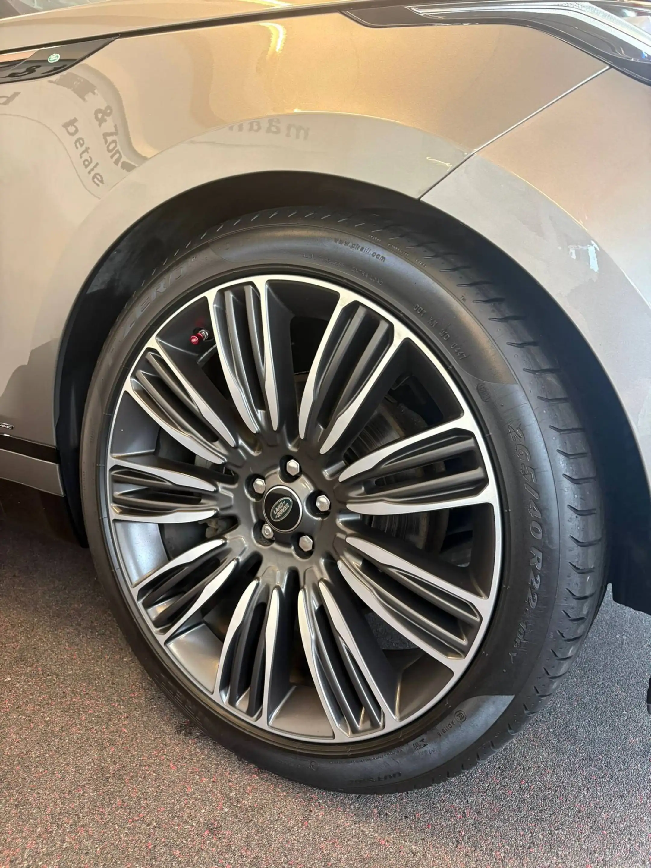 Land Rover Range Rover Velar 2.0 P300 Turbo AWD R-Dynamic HSE | Panoramadak | L — photo 30