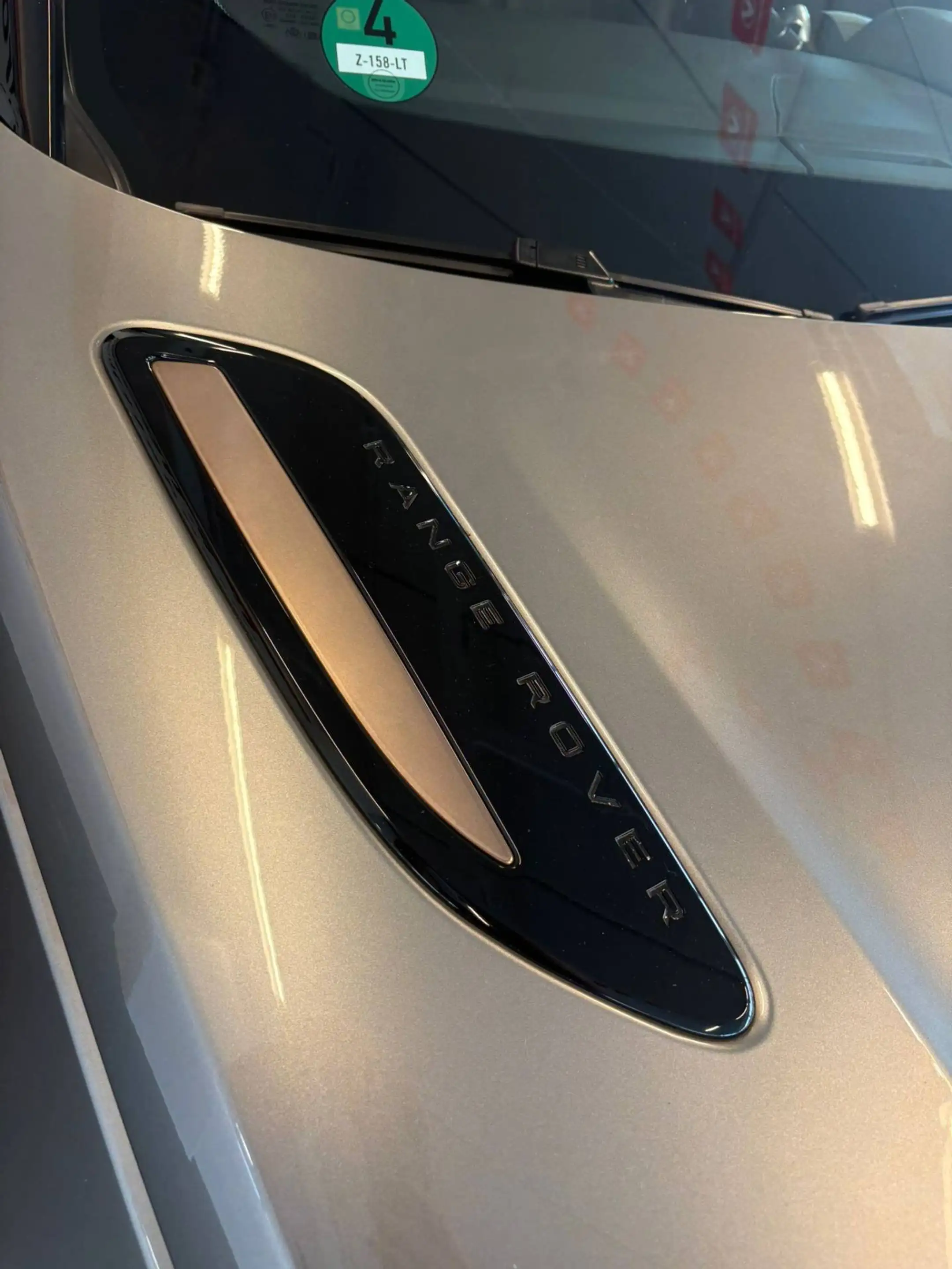 Land Rover Range Rover Velar 2.0 P300 Turbo AWD R-Dynamic HSE | Panoramadak | L — photo 29