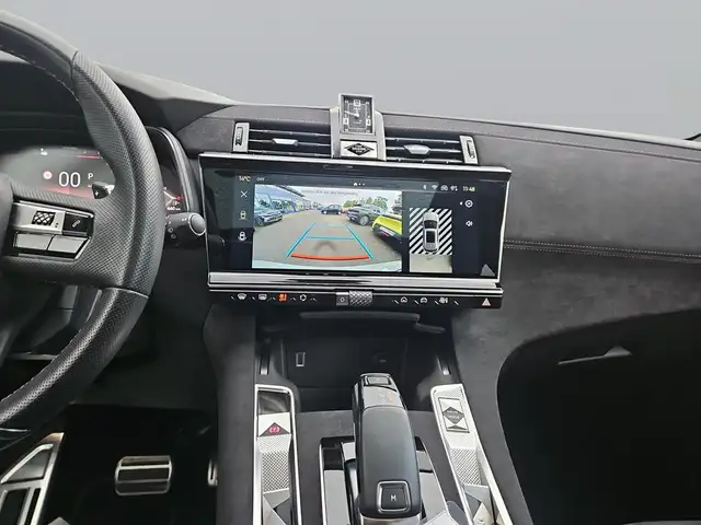 DS Automobiles DS 7 view 12