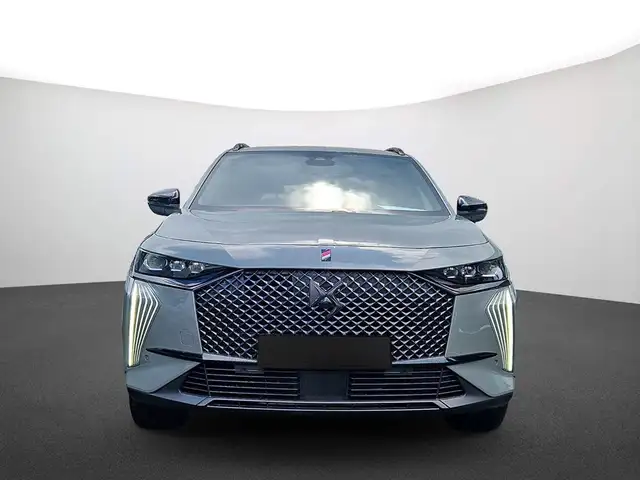 DS Automobiles DS 7 view 3