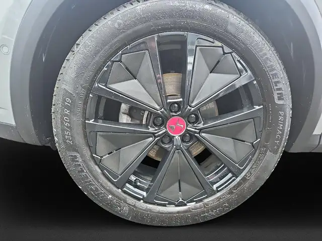 DS Automobiles DS 7 view 8