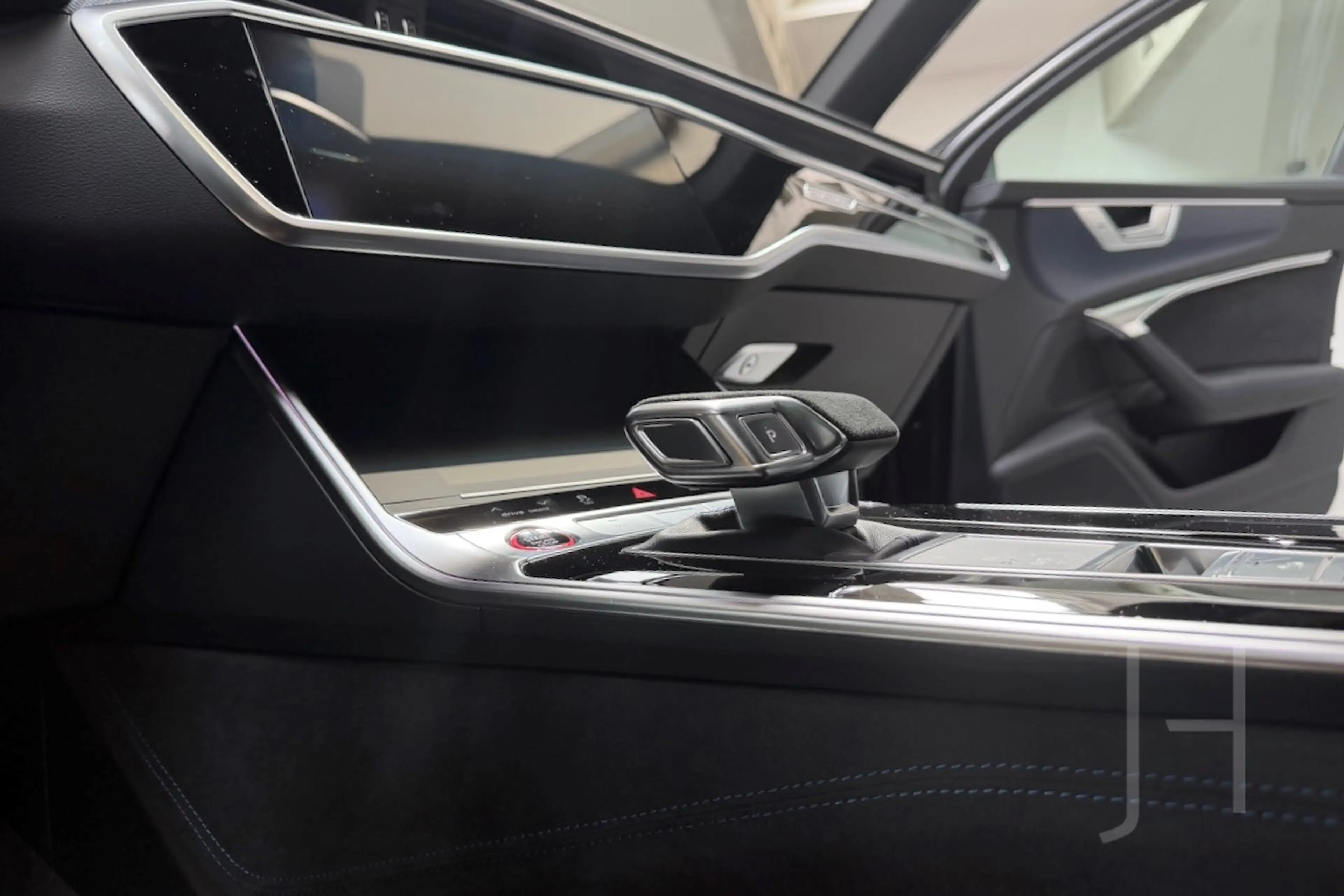 Audi RS6 Avant Performance — photo 13