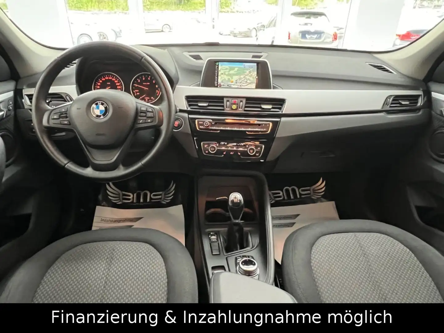BMW X1 sDrive 18 i Advantage Garantie bis 05.2025 Zwart - 2
