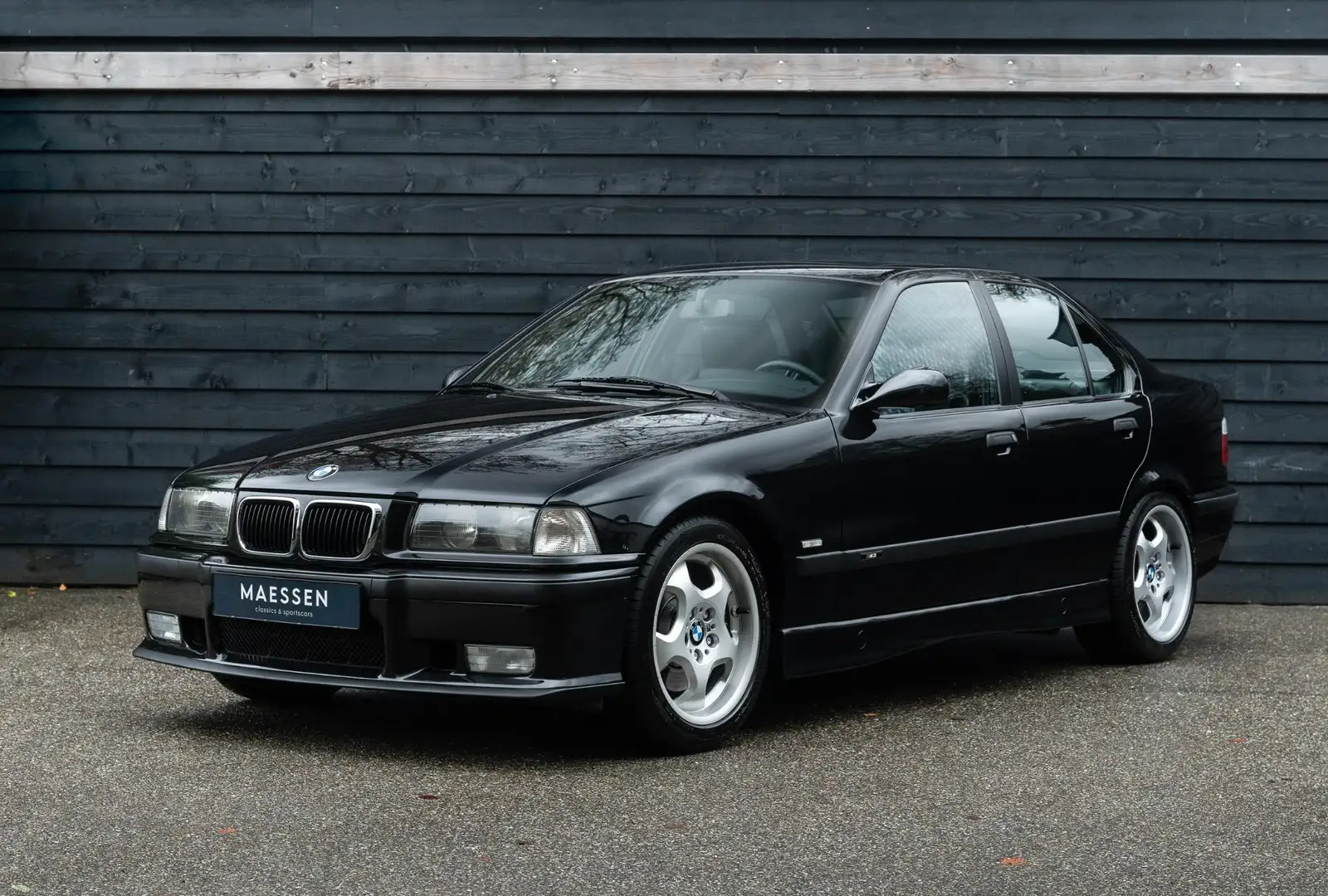 BMW M3 Sedan 3.2 - Handbak - EU-auto - 3 eigenaren Negro - 1
