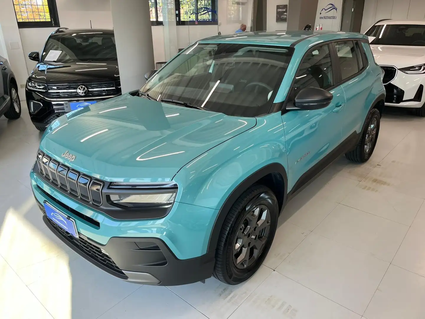 Jeep Avenger 1.2 turbo 110cv e-hybrid MHEV Longitude fwd edct6 Azul - 1