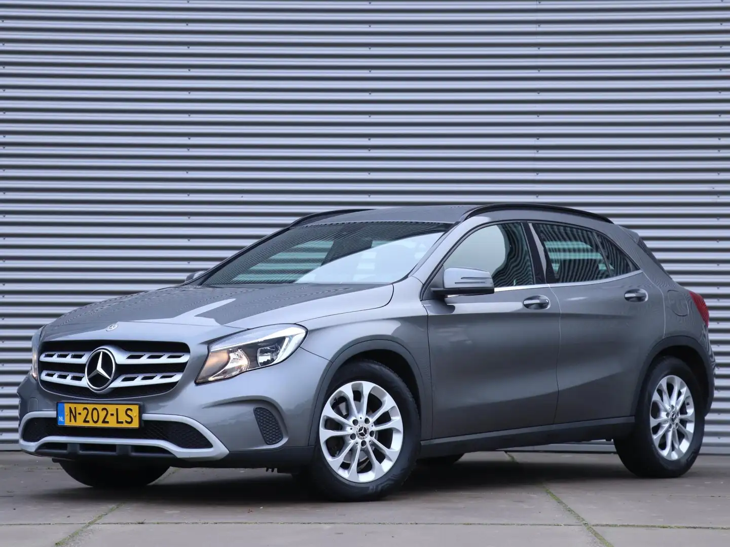 Mercedes-Benz GLA 200 d Automaat *Zie omschrijving* Gri - 1