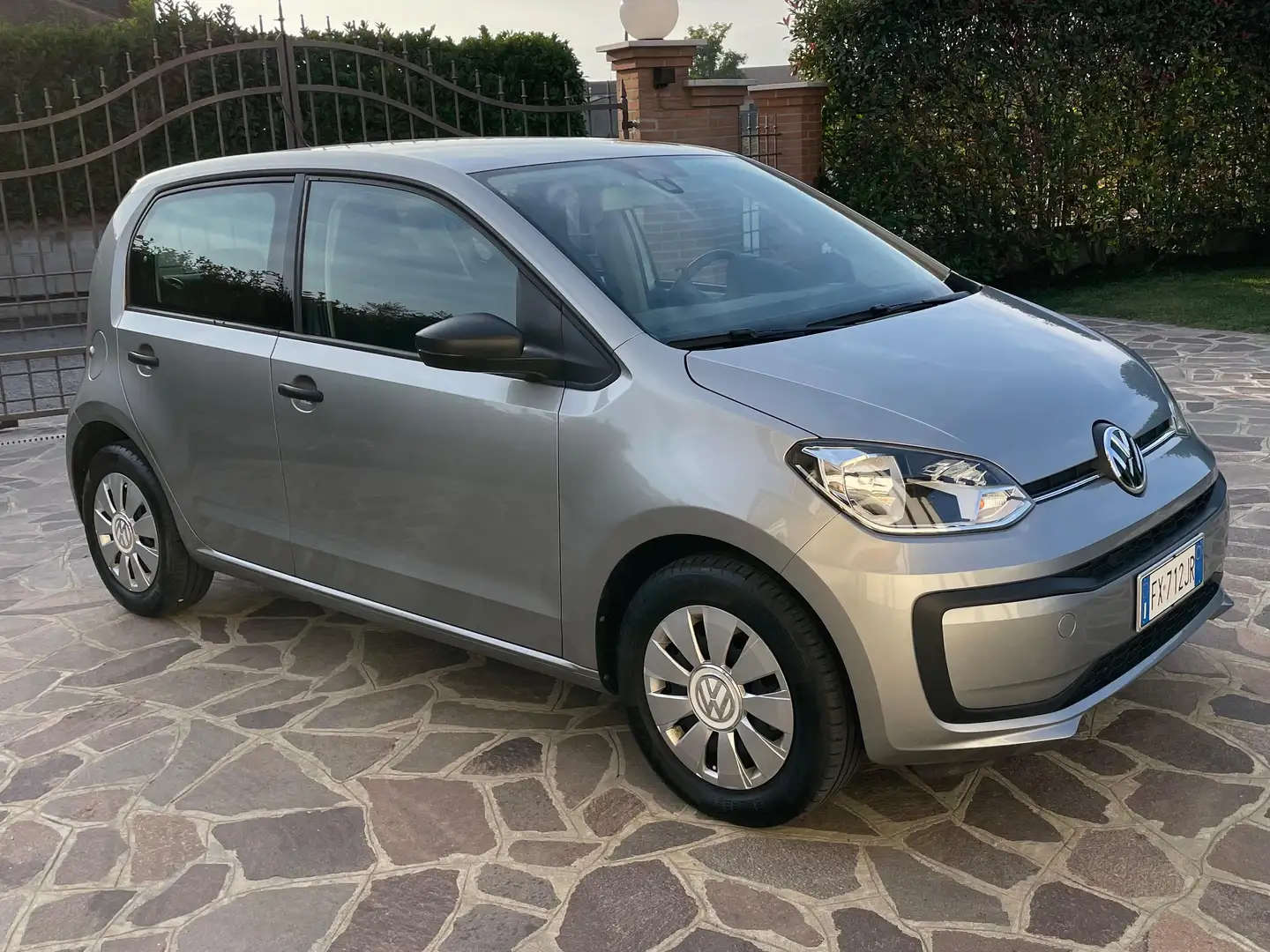 Volkswagen up! up! 5p 2017 5p 1.0 Take 60cv Grigio - 1